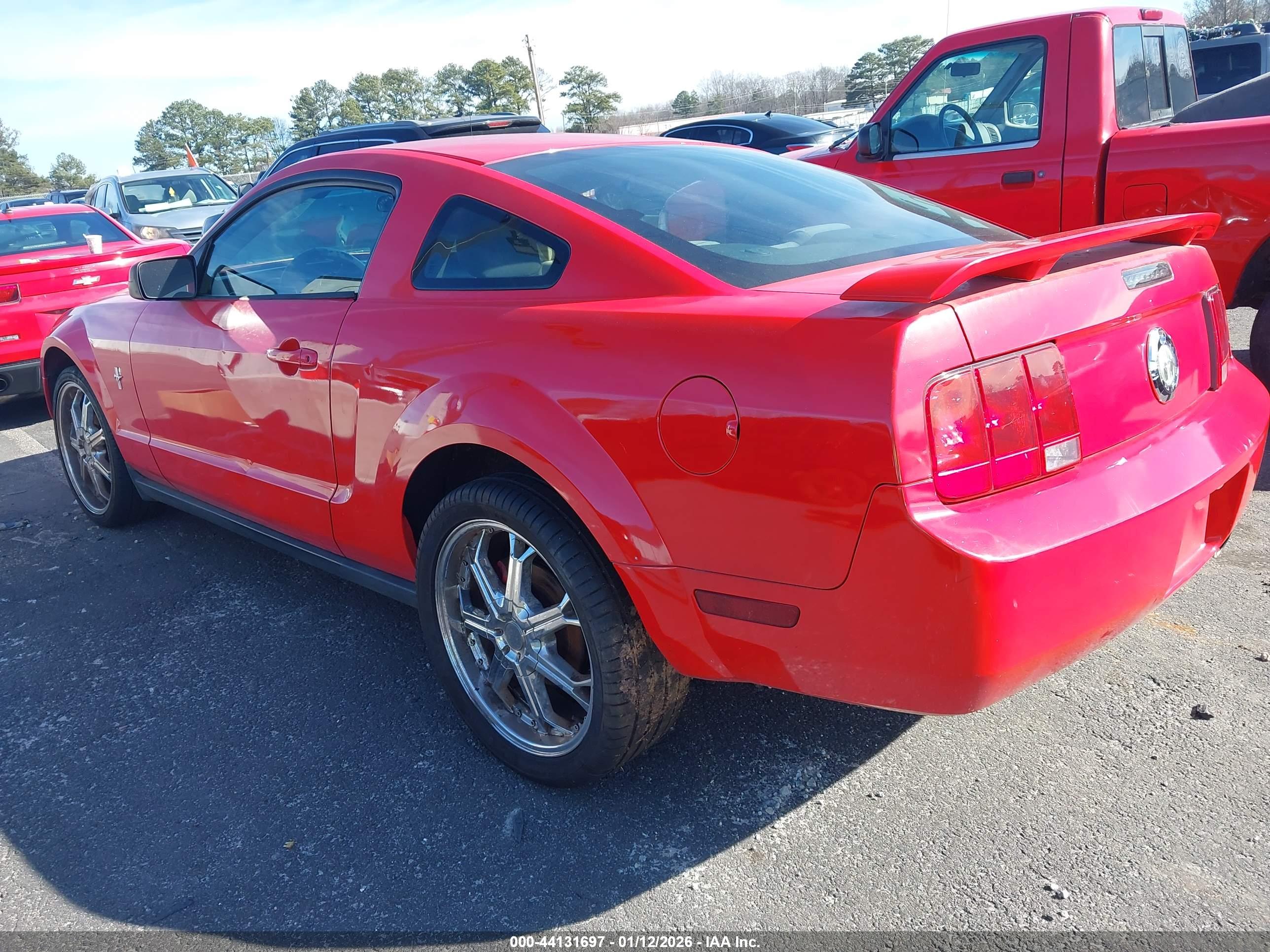 FORD MUSTANG image 3