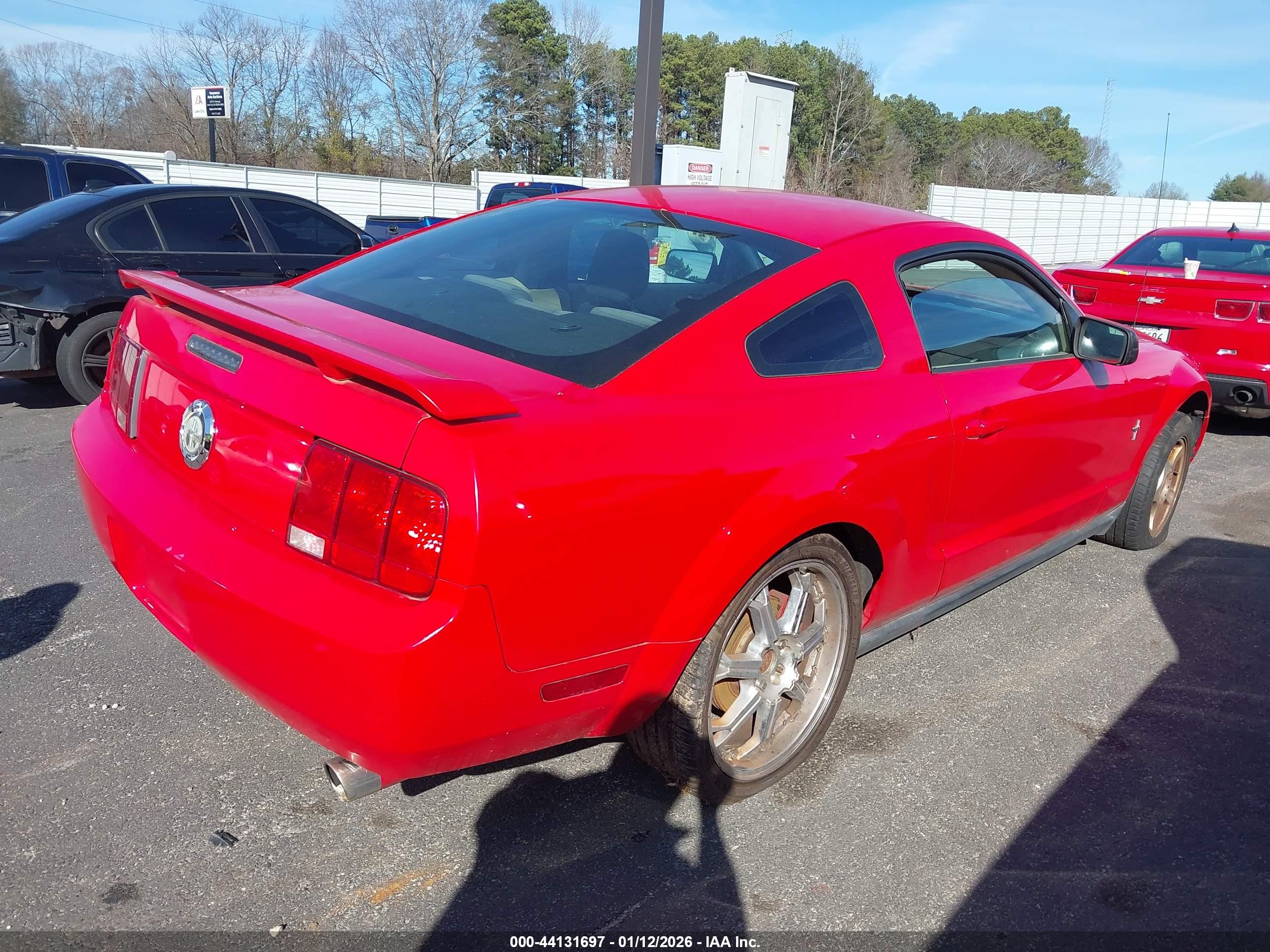 FORD MUSTANG image 4