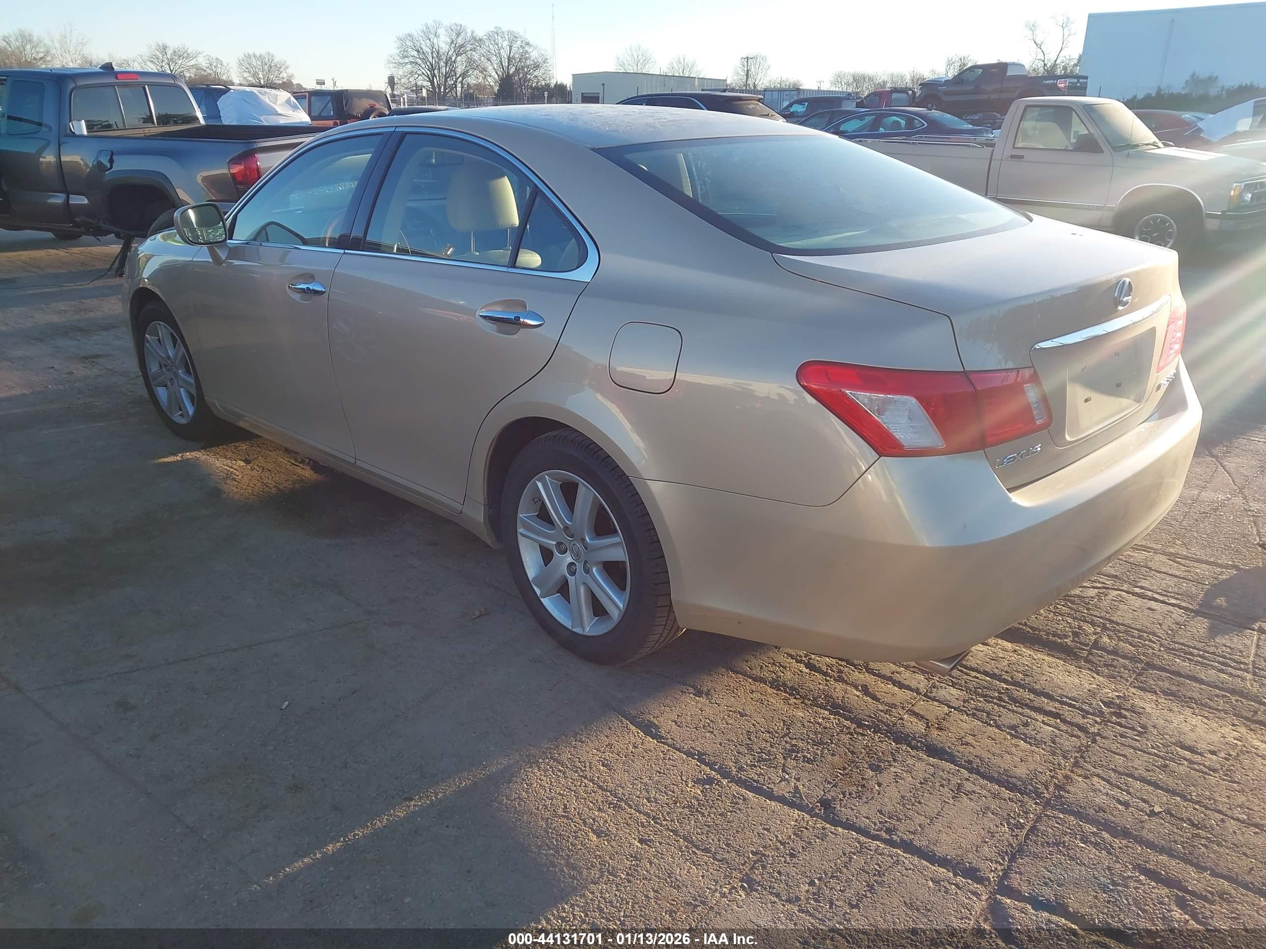 LEXUS ES image 3