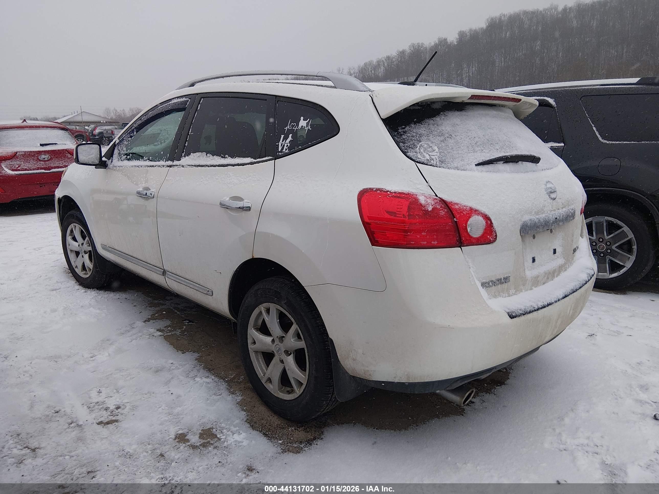 NISSAN ROGUE image 3