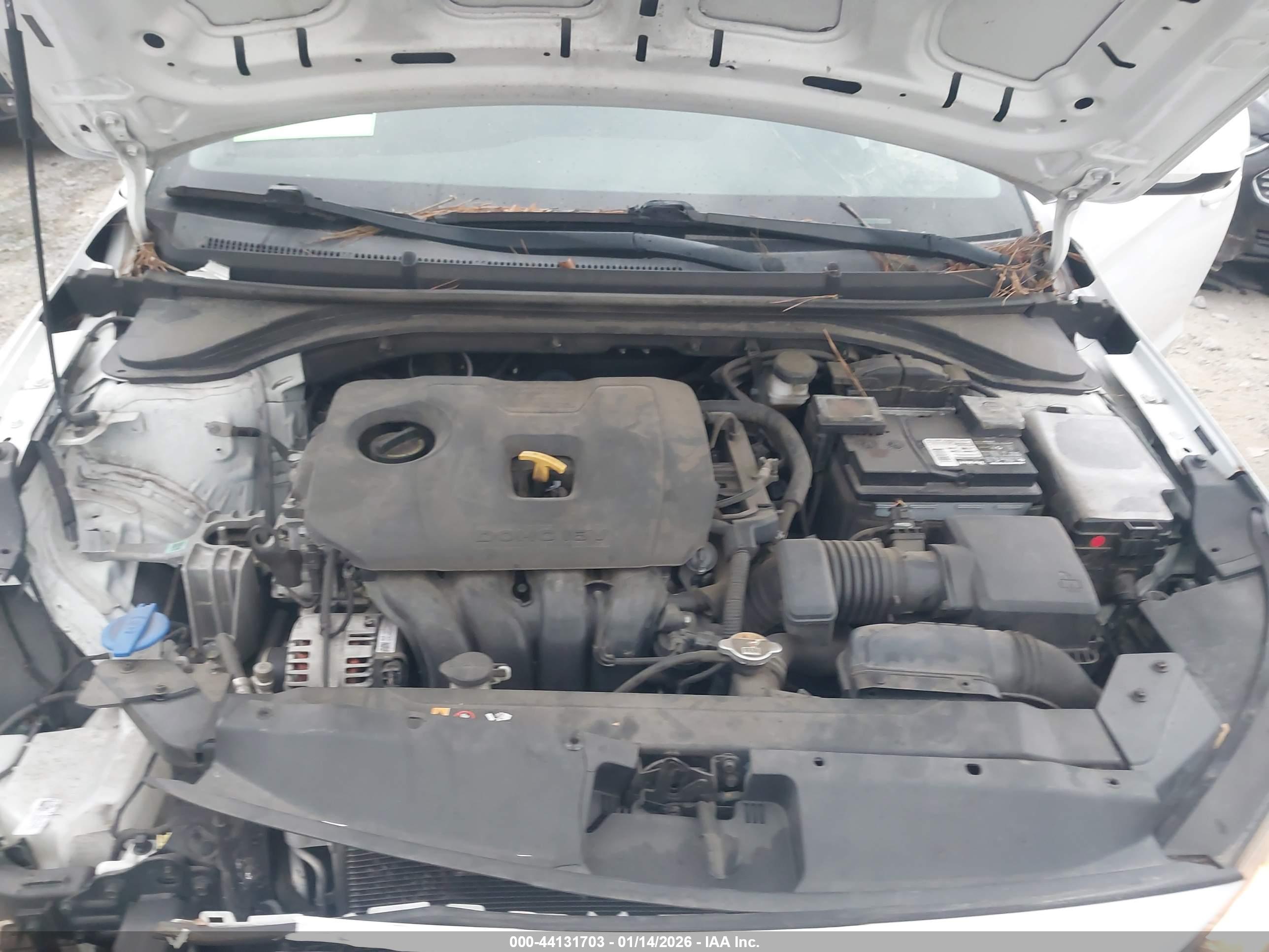 HYUNDAI ELANTRA image 10