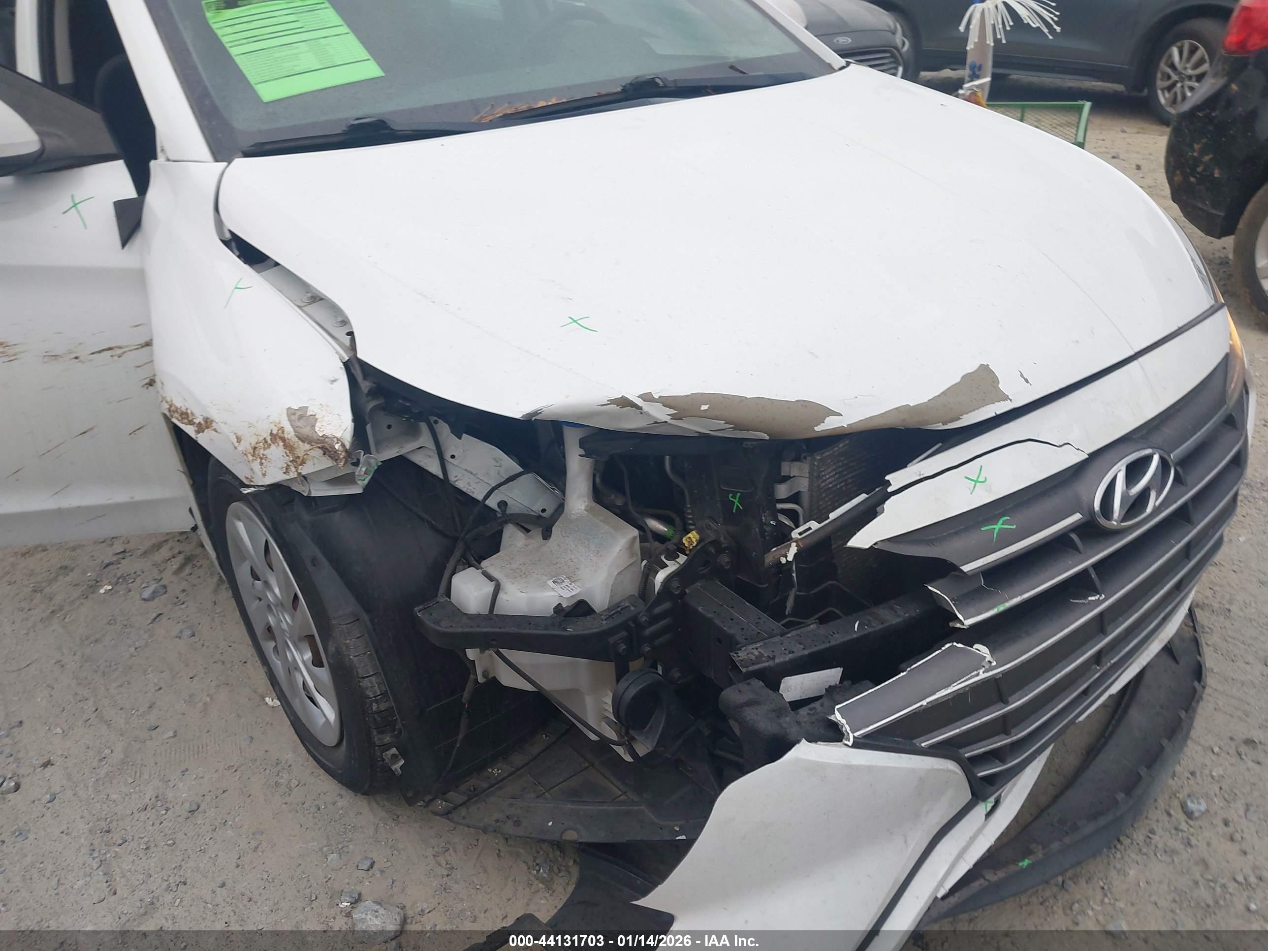 HYUNDAI ELANTRA image 6