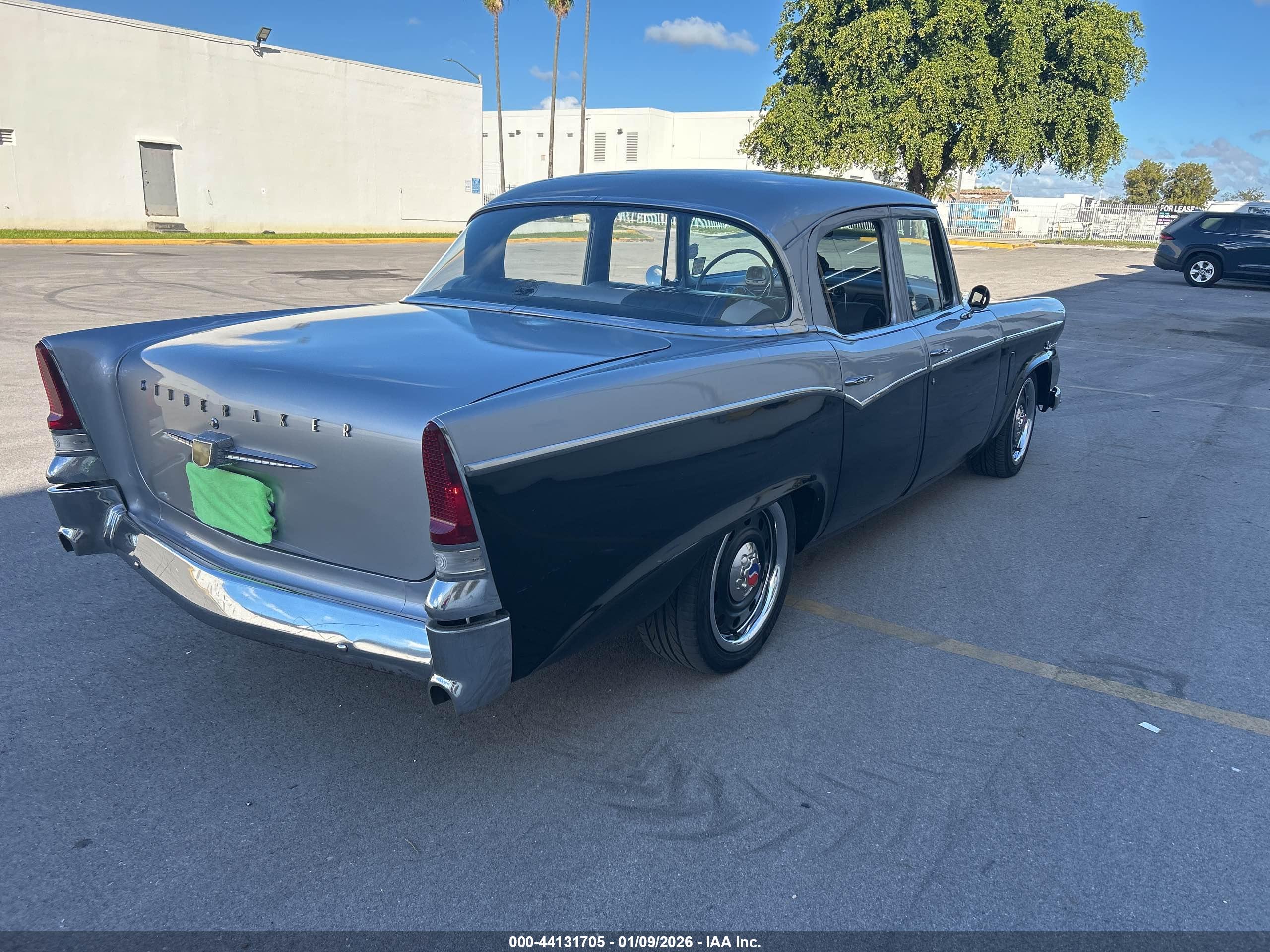 STUDEBAKER COMMANDER image 4