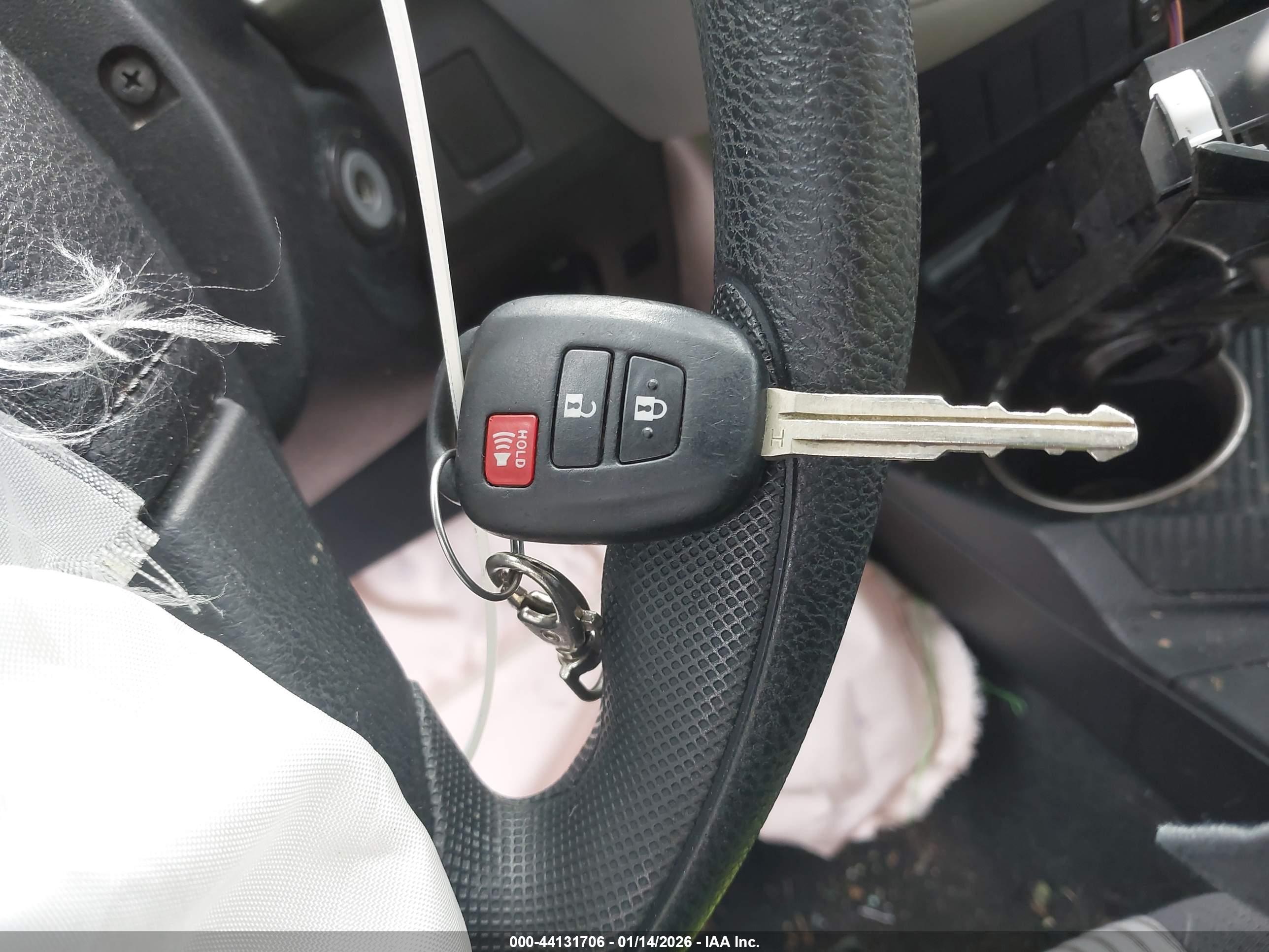 TOYOTA RAV4 image 11