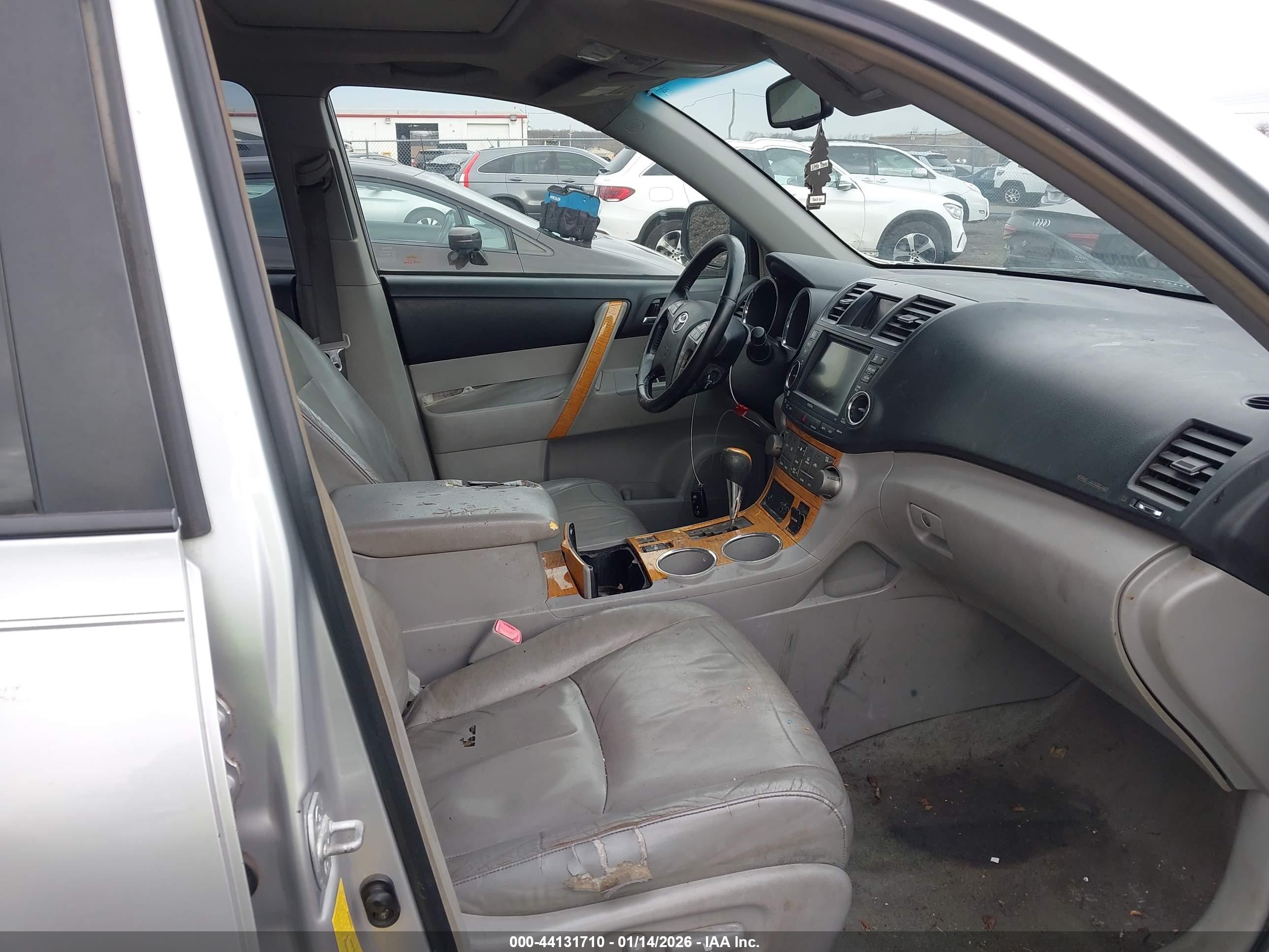 TOYOTA HIGHLANDER image 5