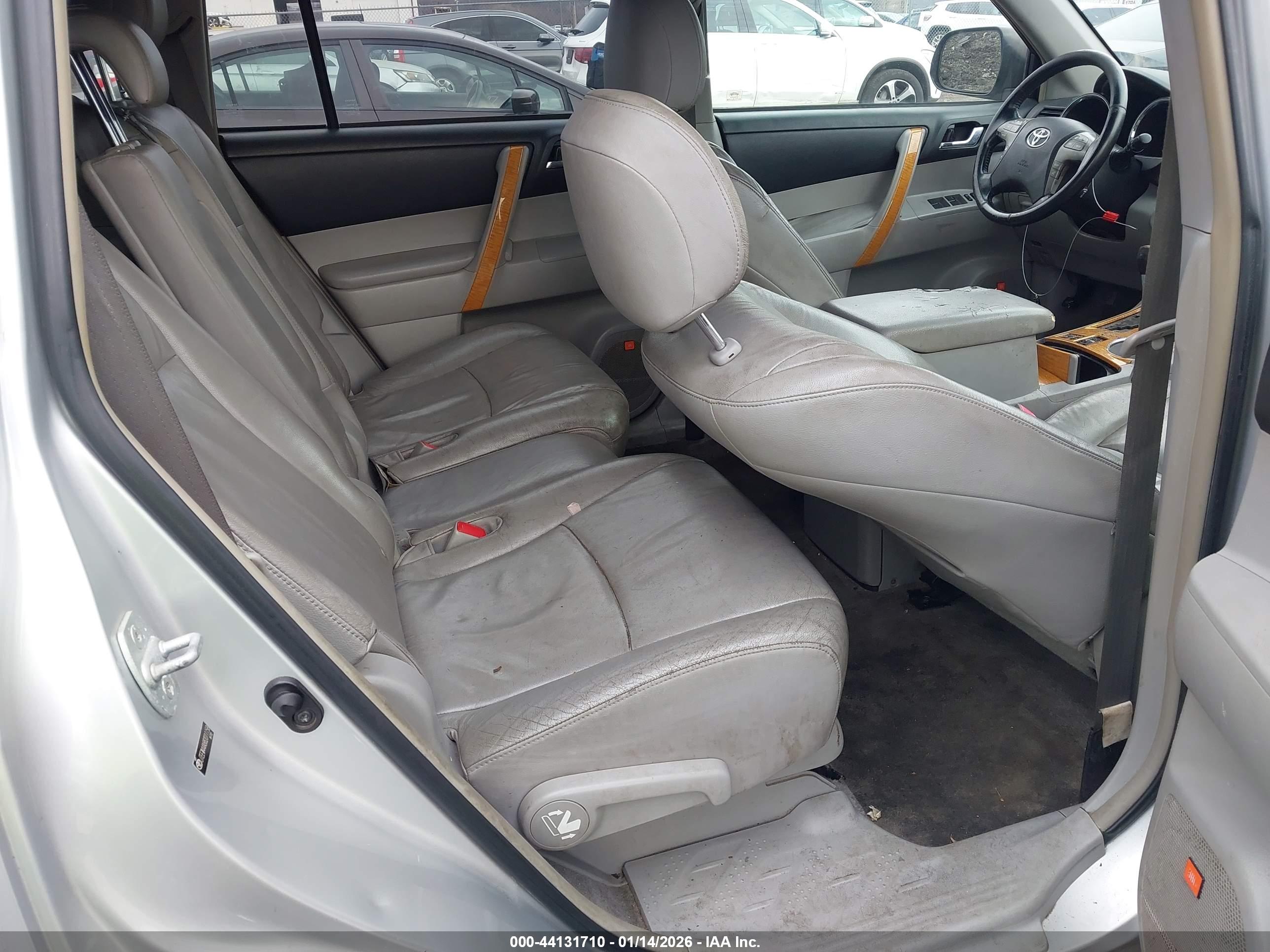 TOYOTA HIGHLANDER image 8