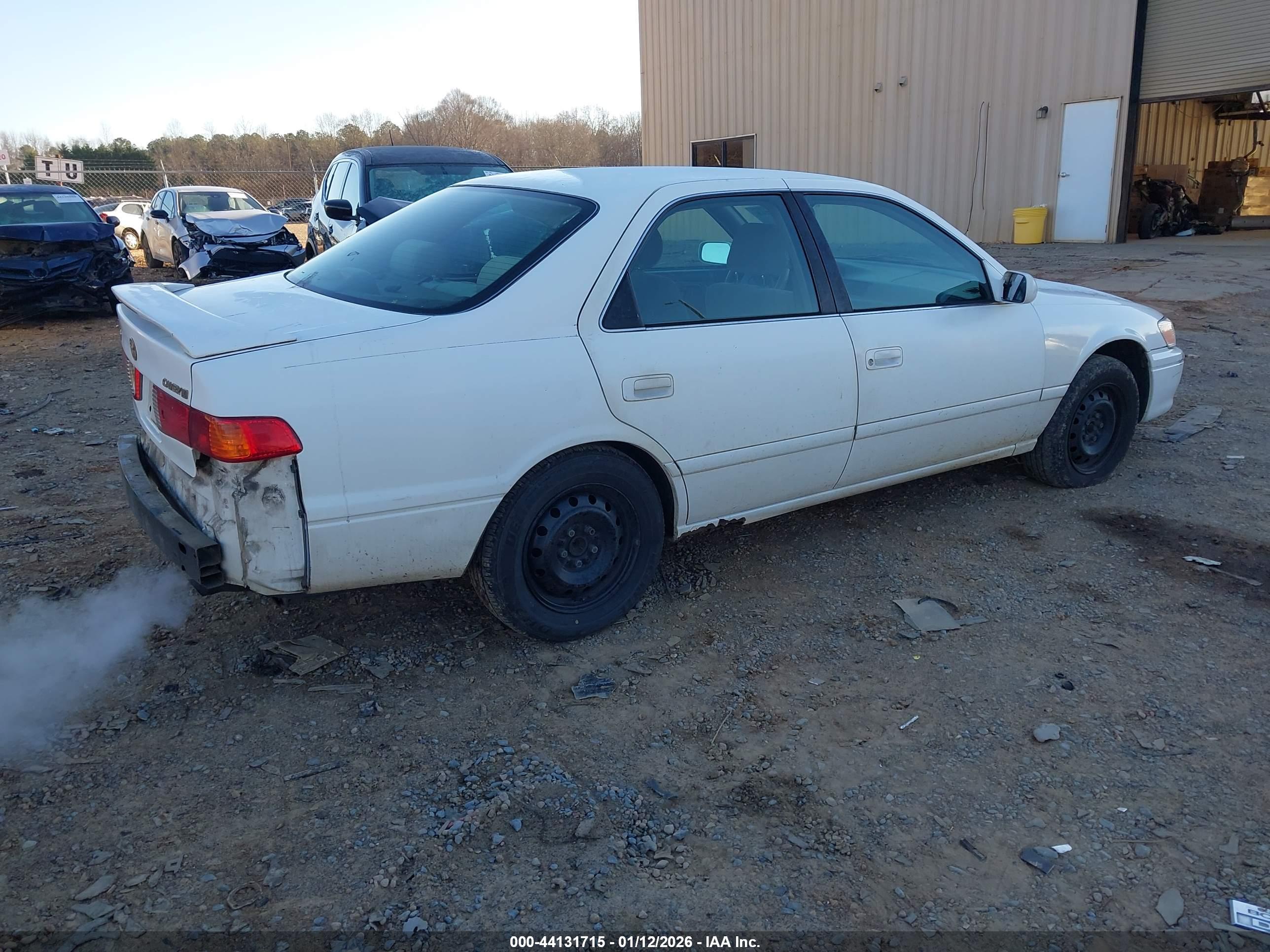 TOYOTA CAMRY image 4