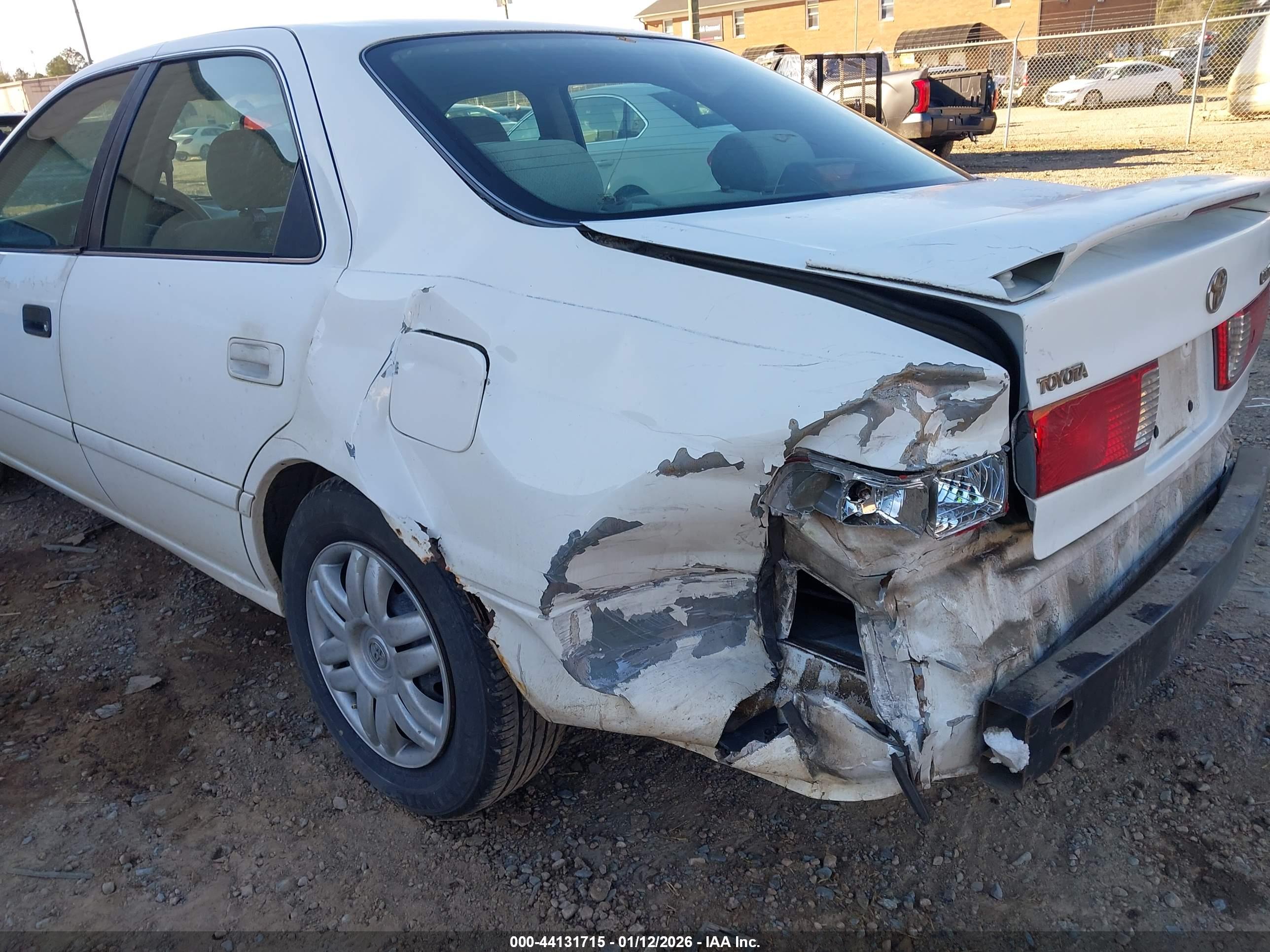 TOYOTA CAMRY image 6