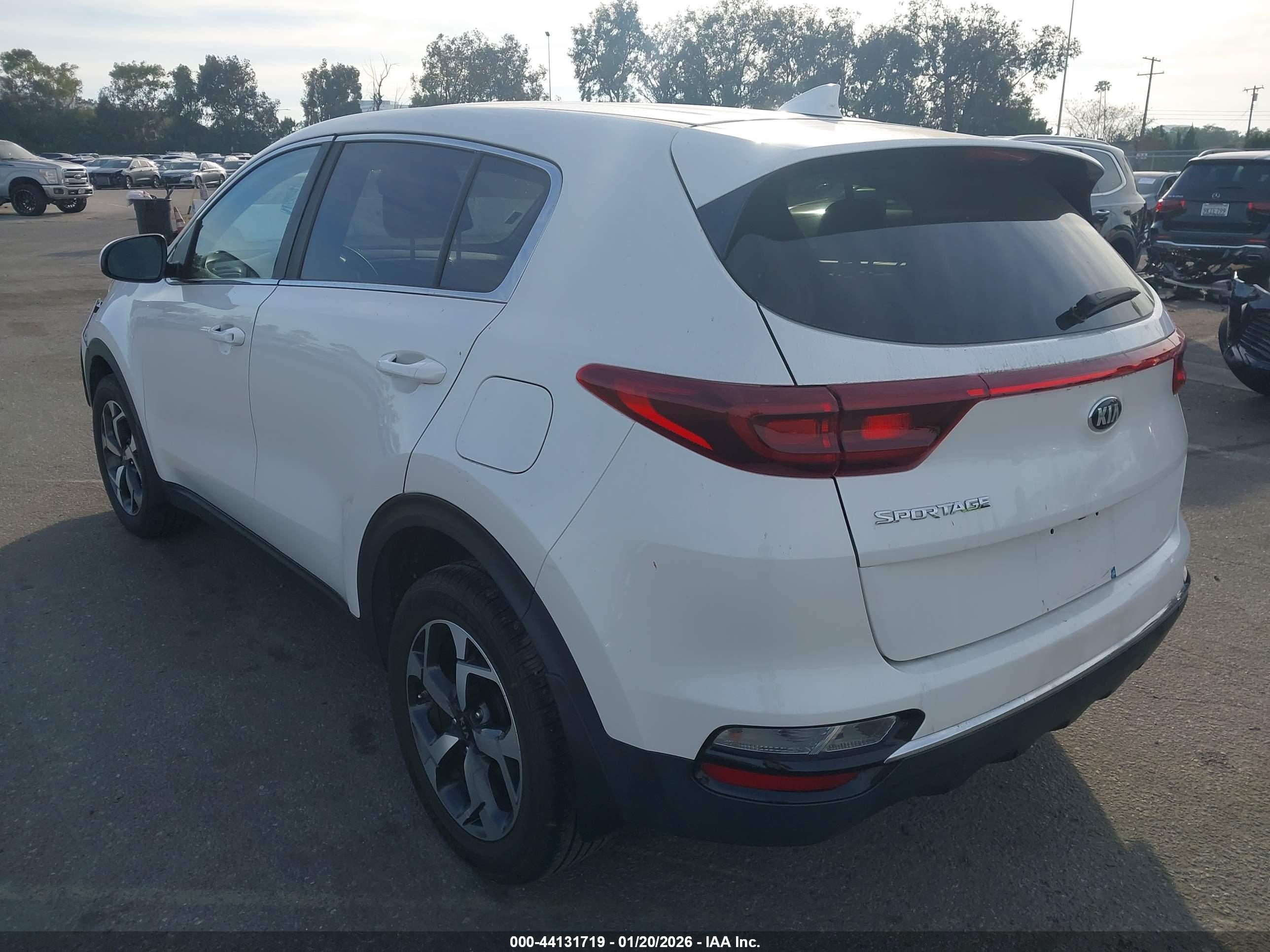 KIA SPORTAGE image 3