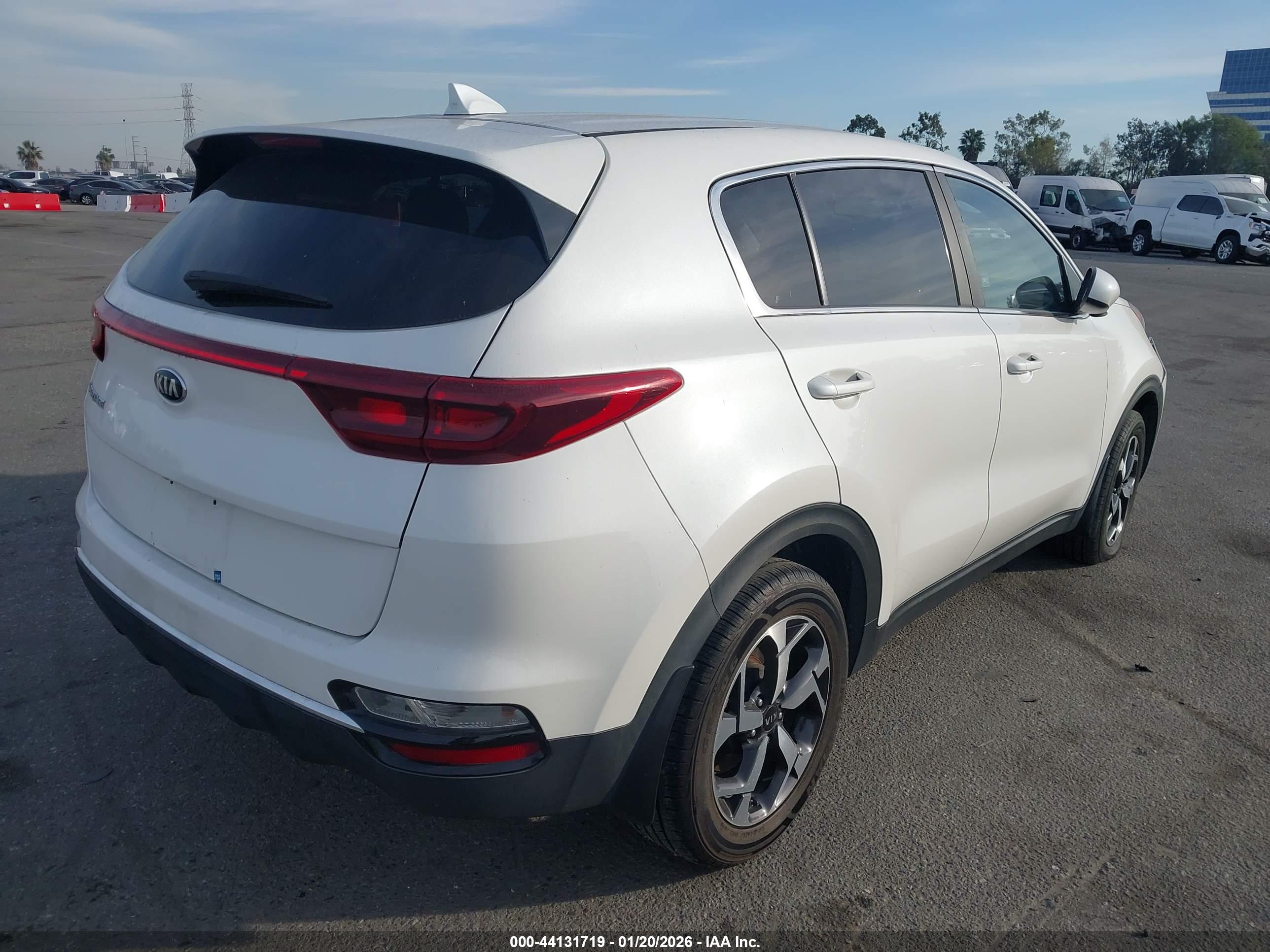 KIA SPORTAGE image 4