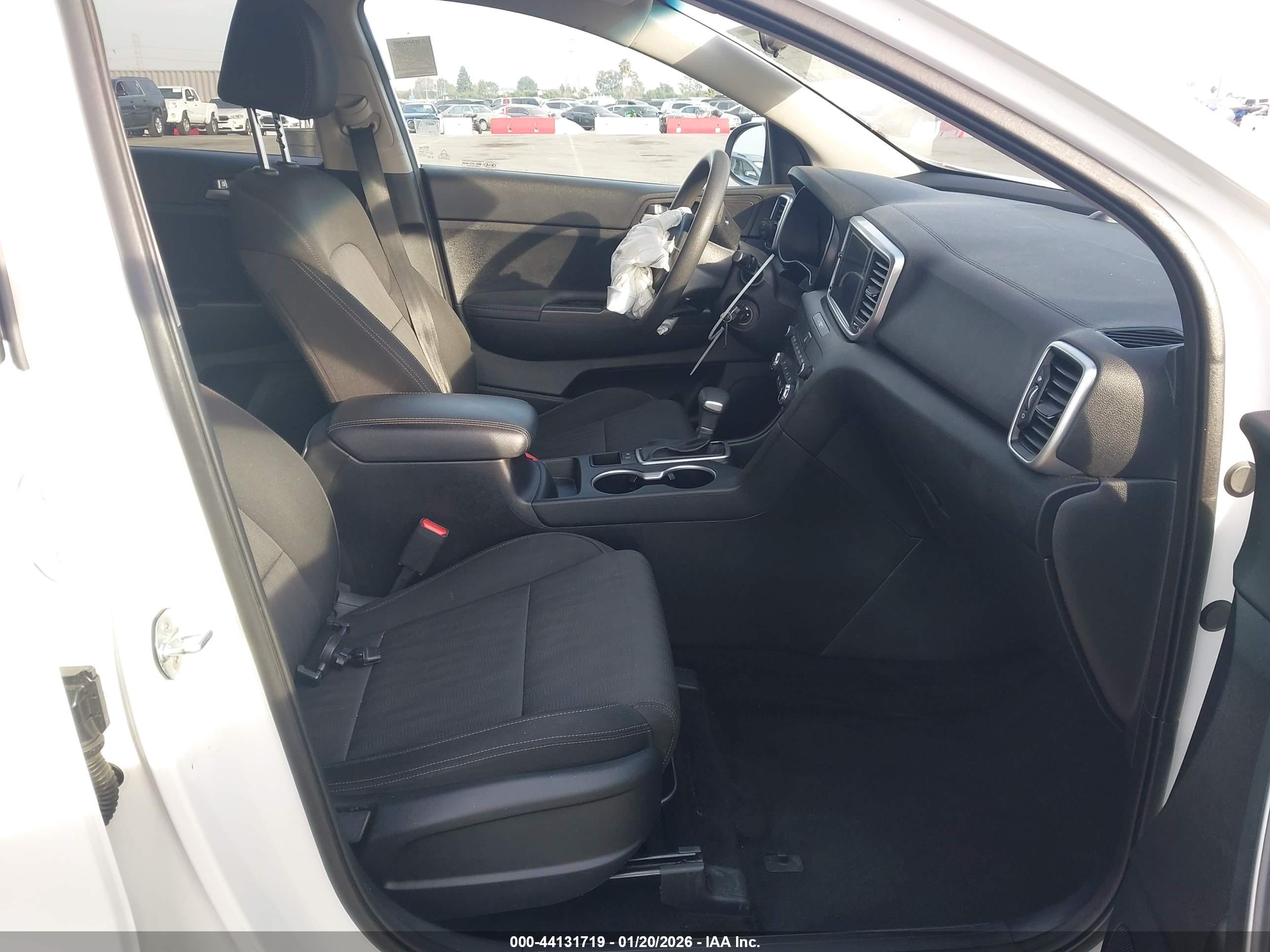 KIA SPORTAGE image 5