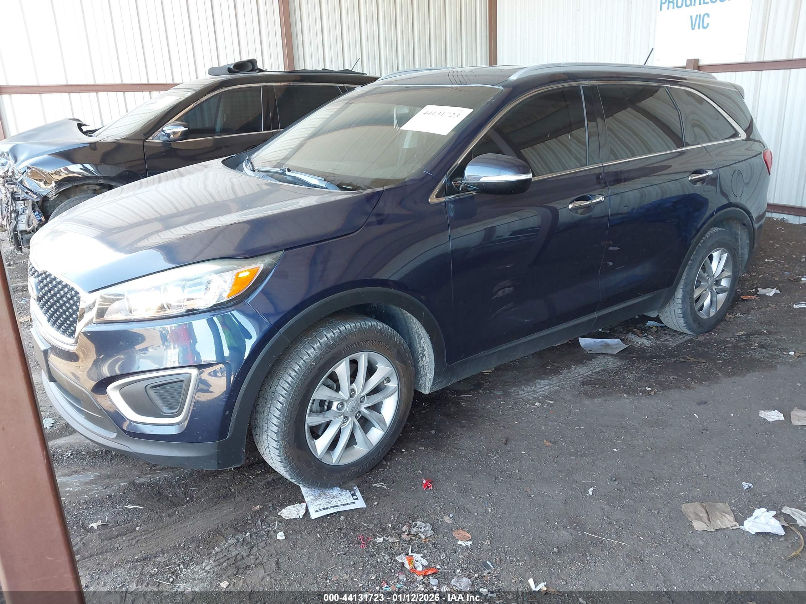 KIA SORENTO image 2