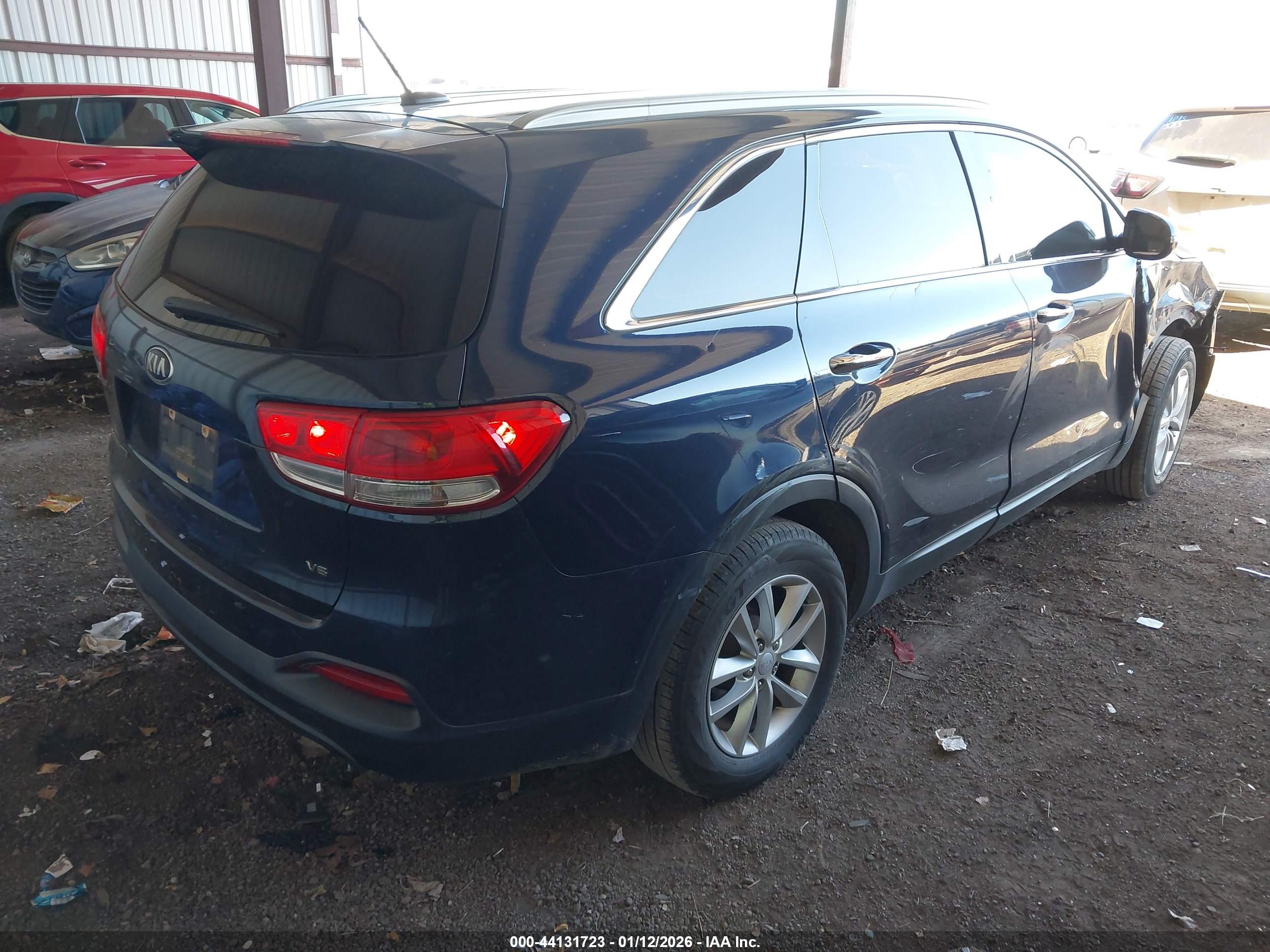 KIA SORENTO image 4