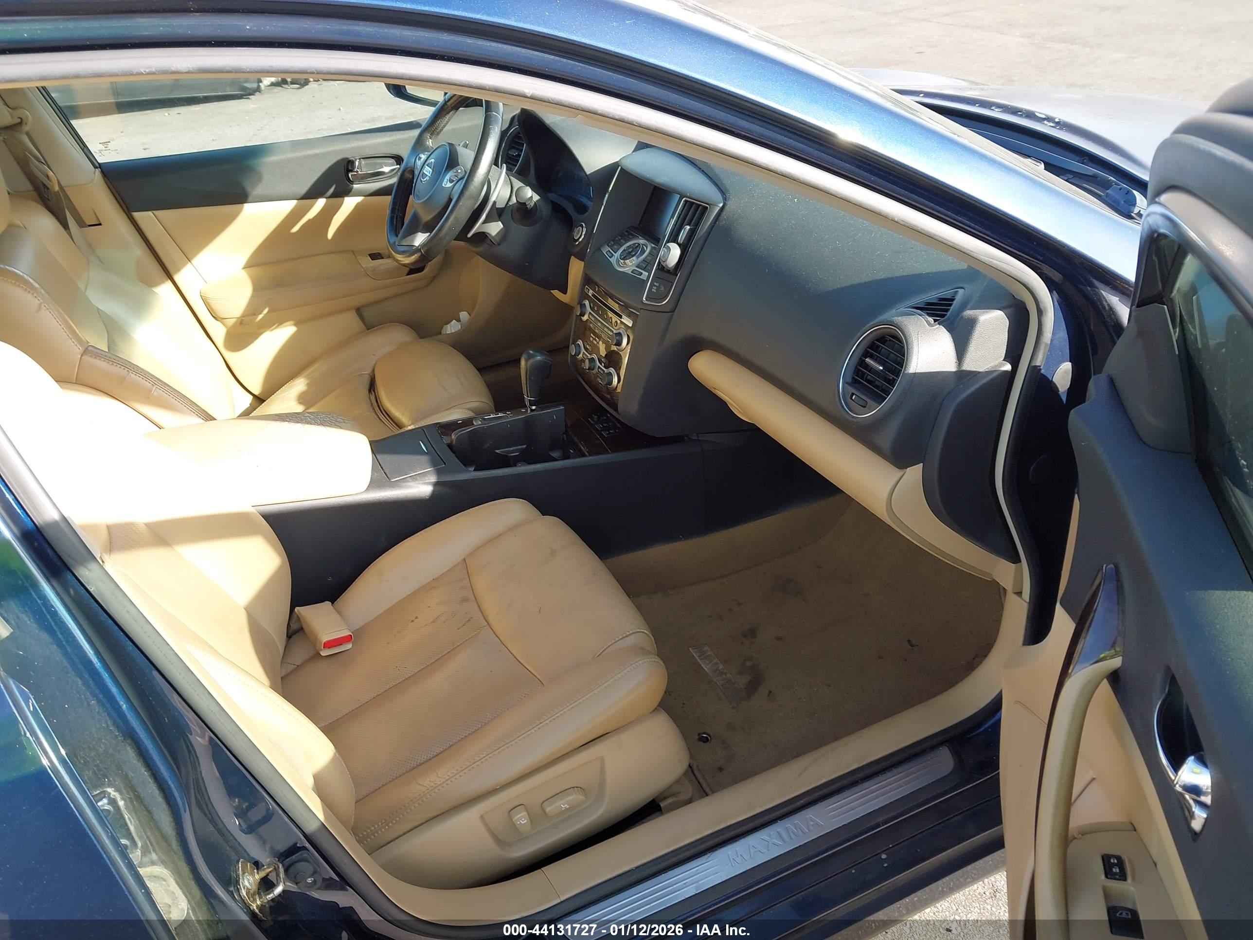 NISSAN MAXIMA image 5