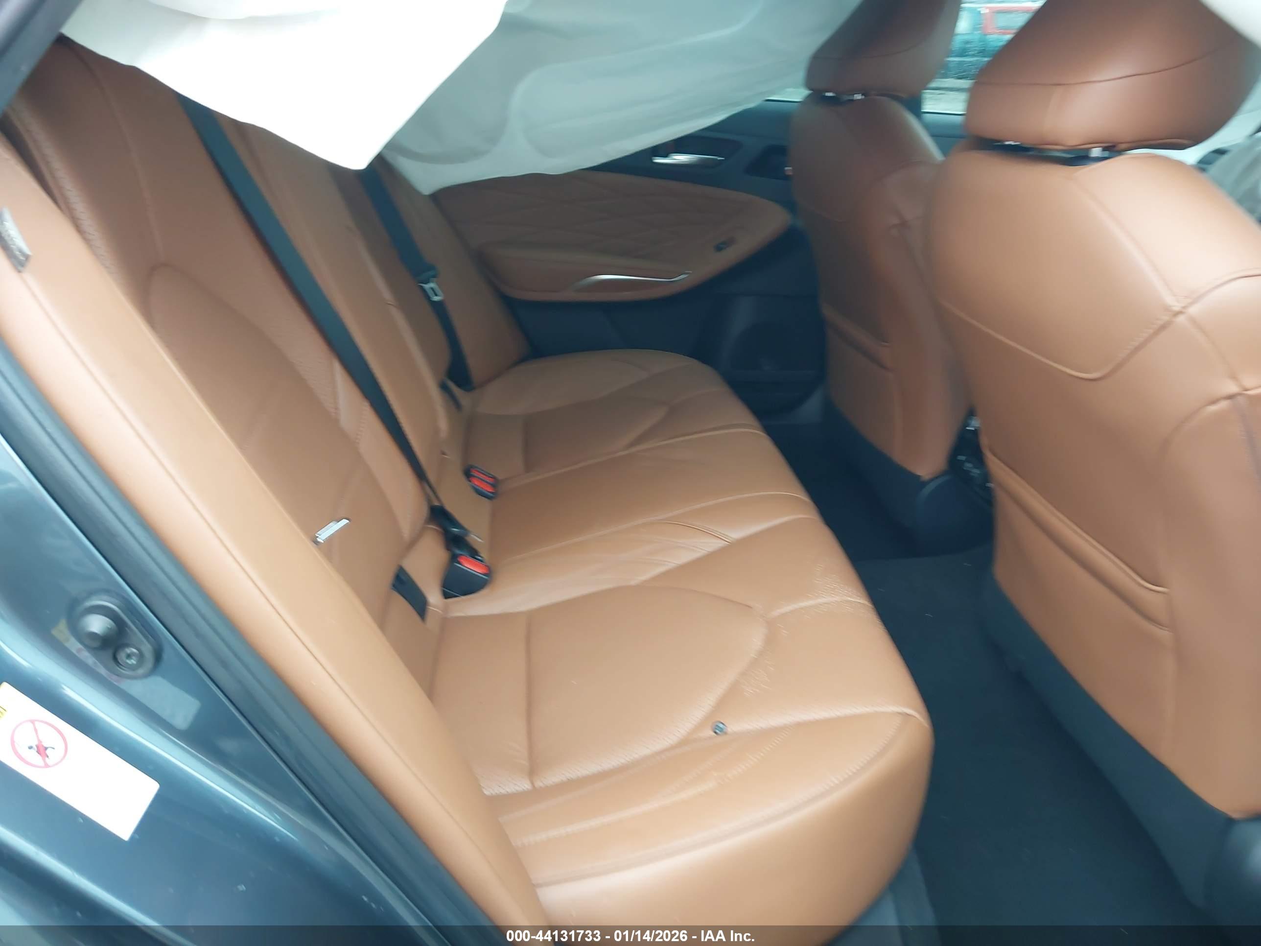 TOYOTA AVALON image 8