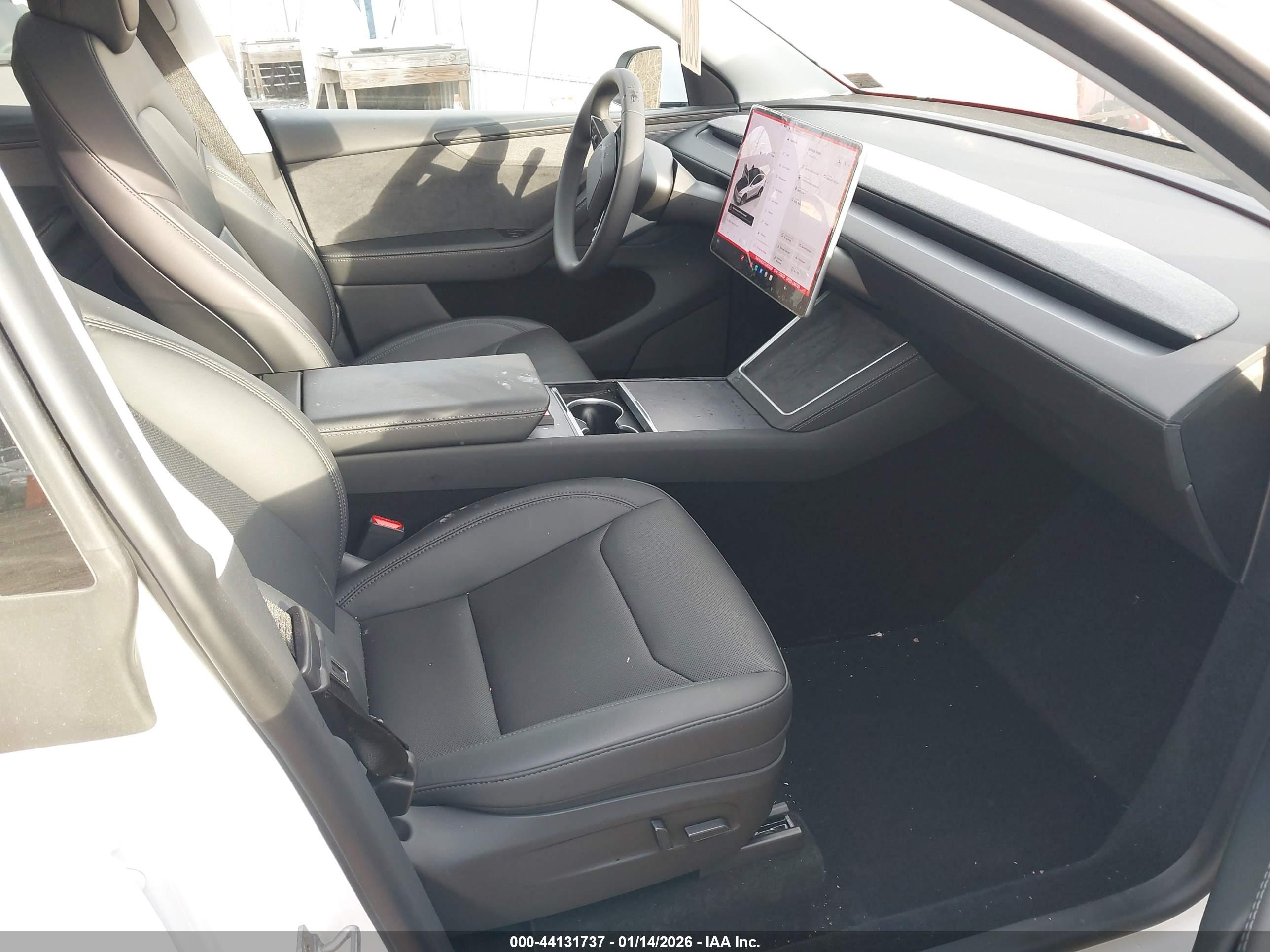 TESLA MODEL image 5