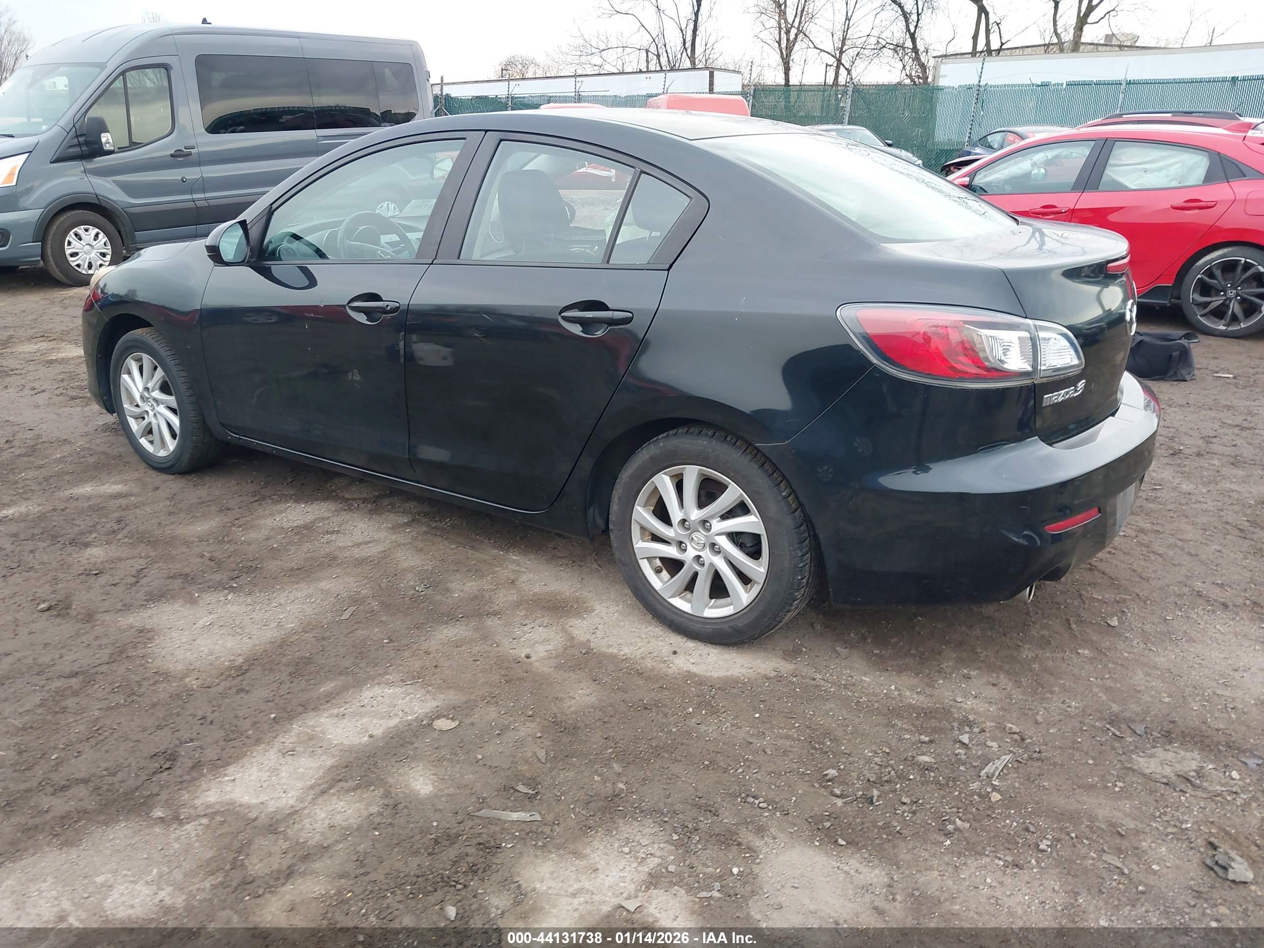 MAZDA MAZDA3 image 3