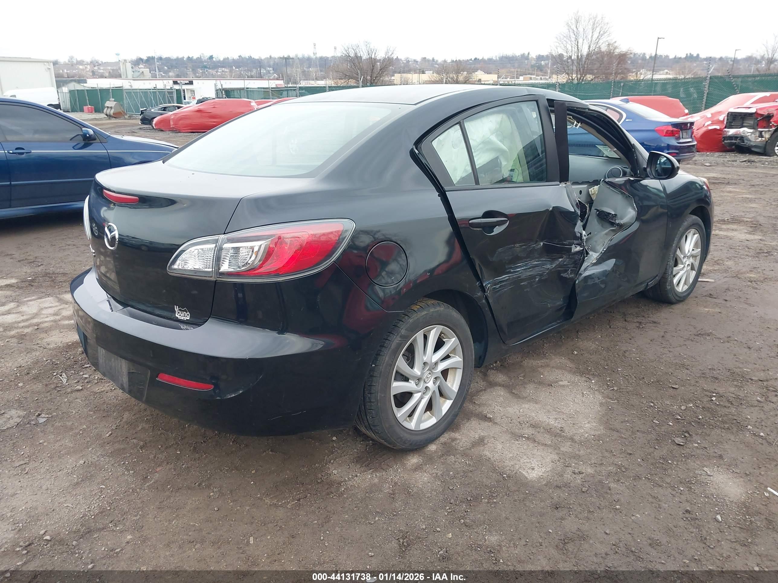 MAZDA MAZDA3 image 4