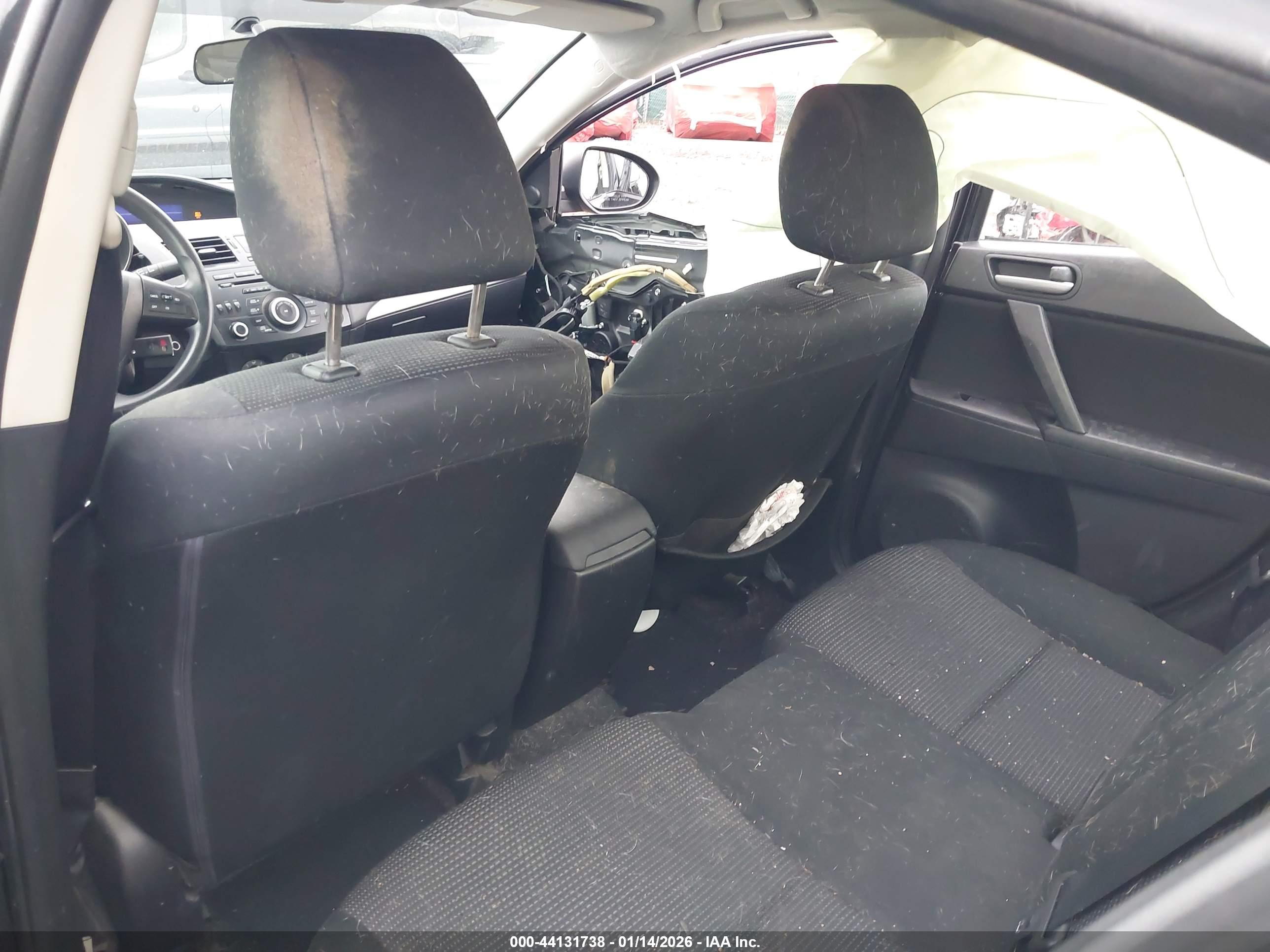 MAZDA MAZDA3 image 8