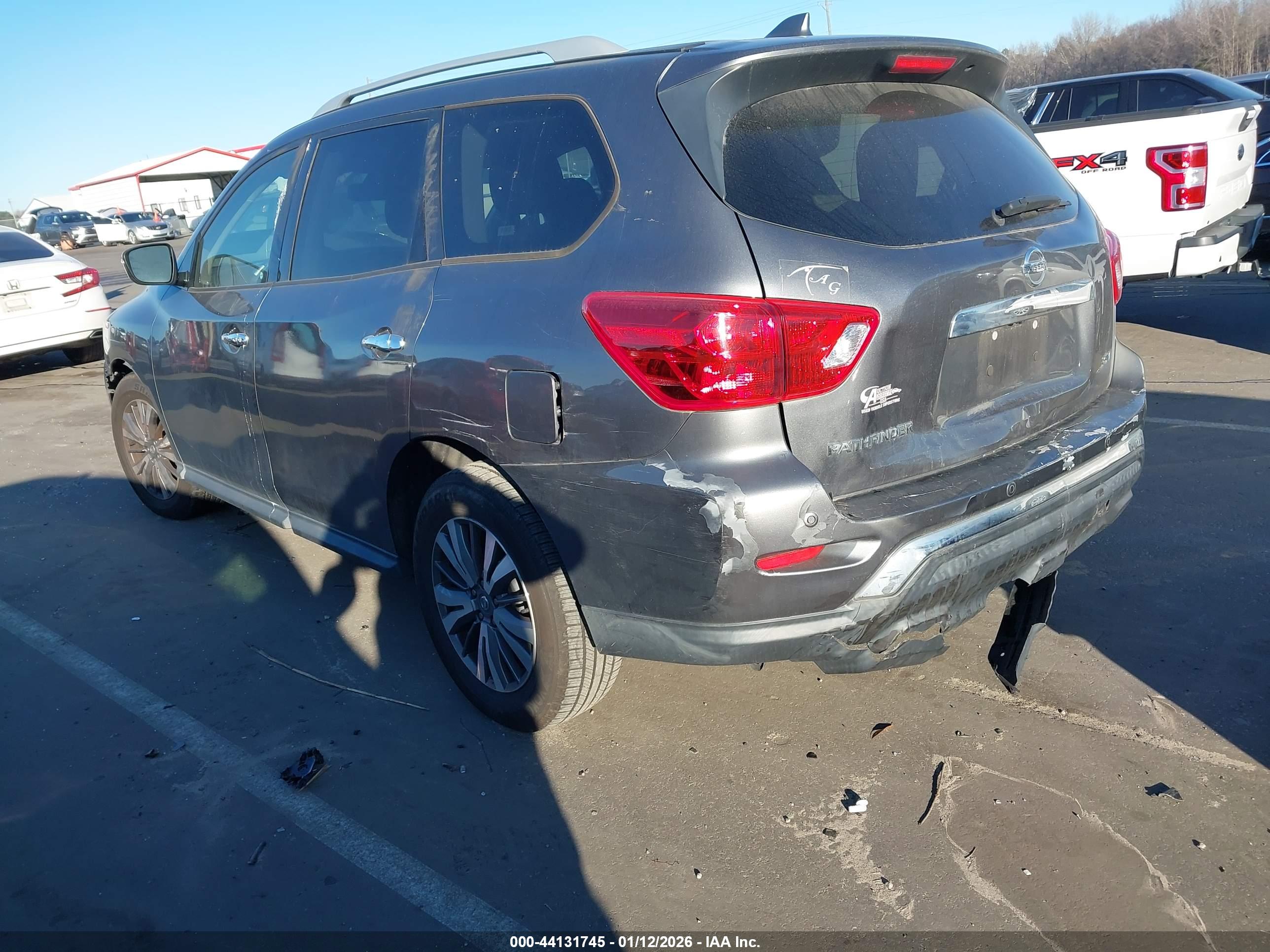 NISSAN PATHFINDER image 3