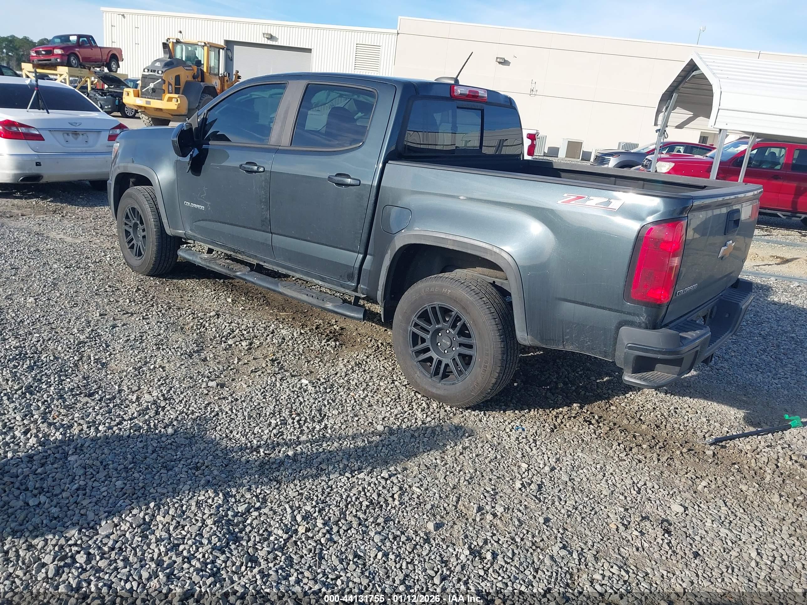 CHEVROLET COLORADO image 3