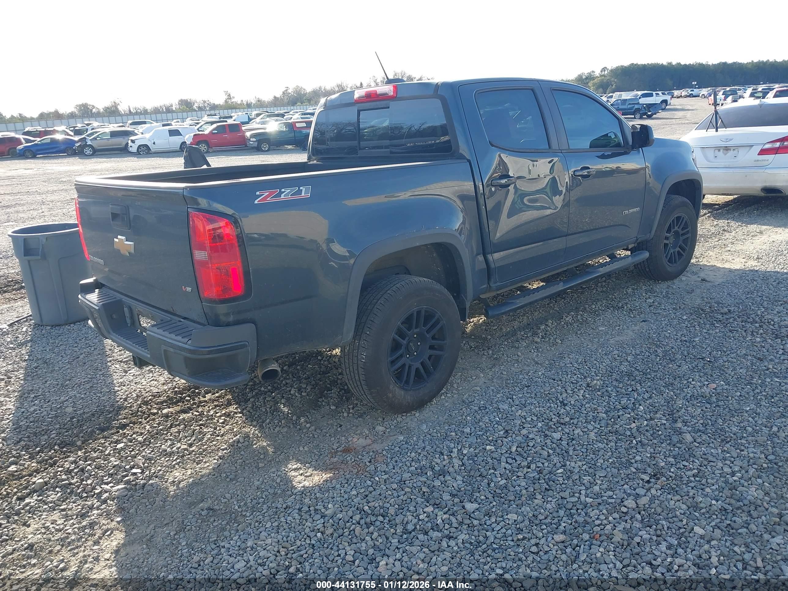 CHEVROLET COLORADO image 4