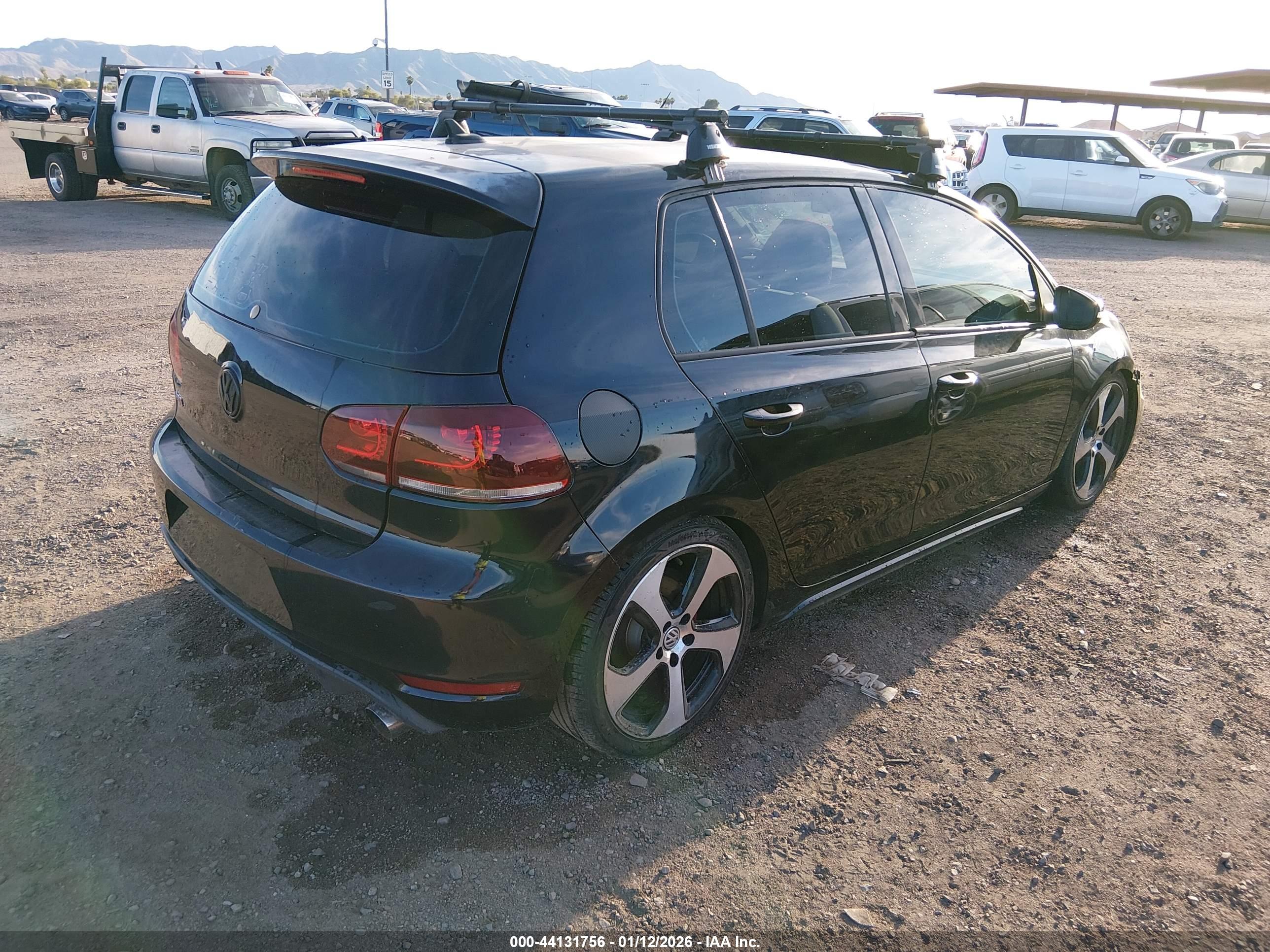 VOLKSWAGEN GTI image 4