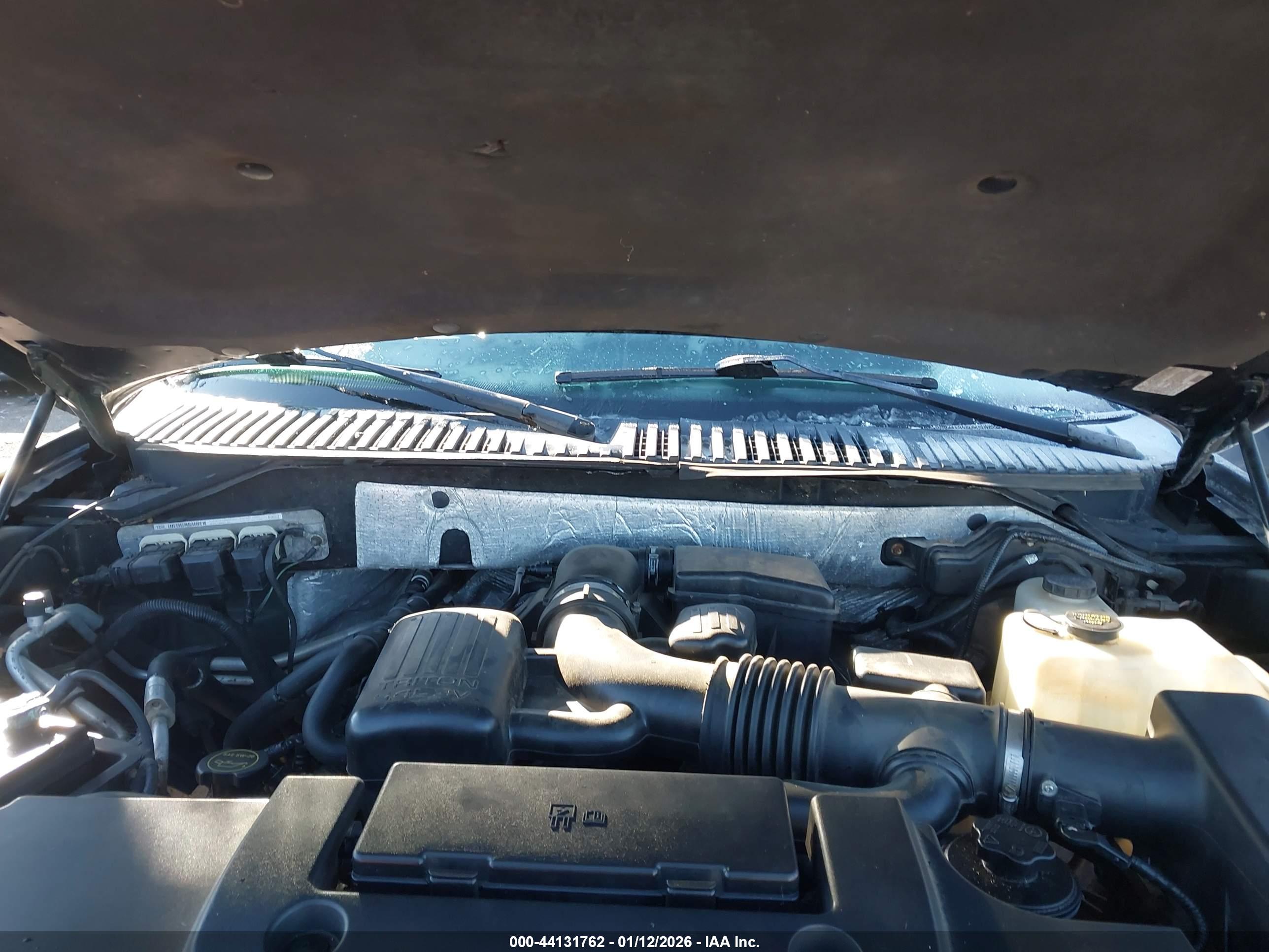 FORD EXPEDITION image 10