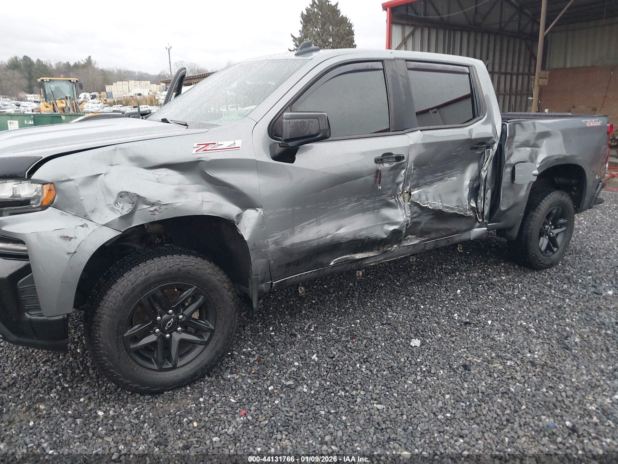CHEVROLET SILVERADO image 6