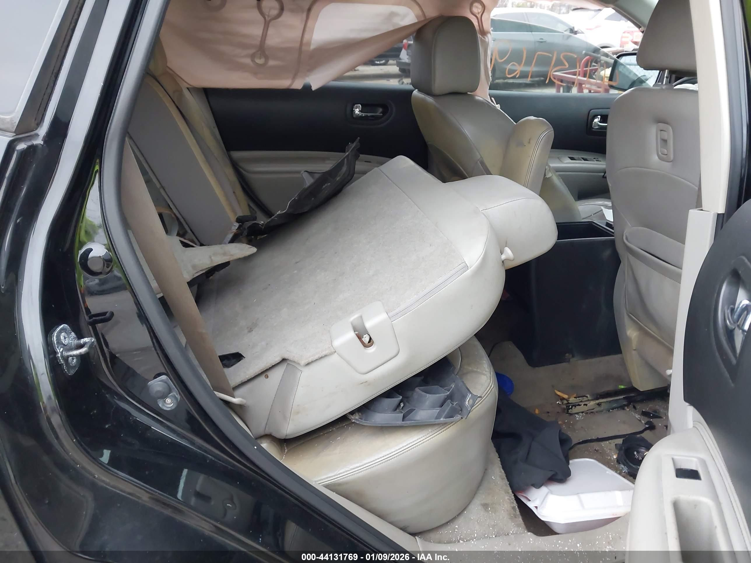 NISSAN ROGUE image 8