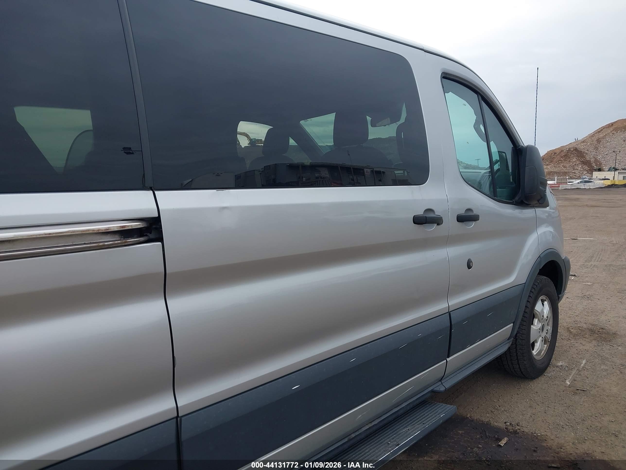 FORD TRANSIT-350 image 6