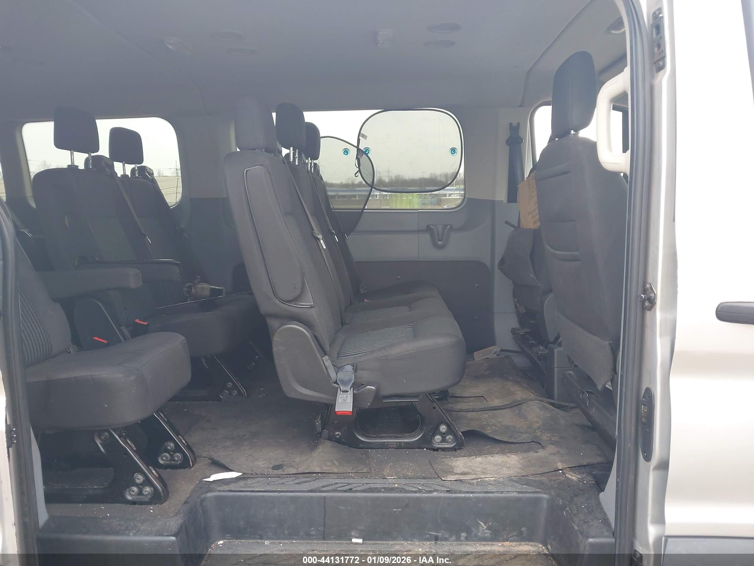 FORD TRANSIT-350 image 8