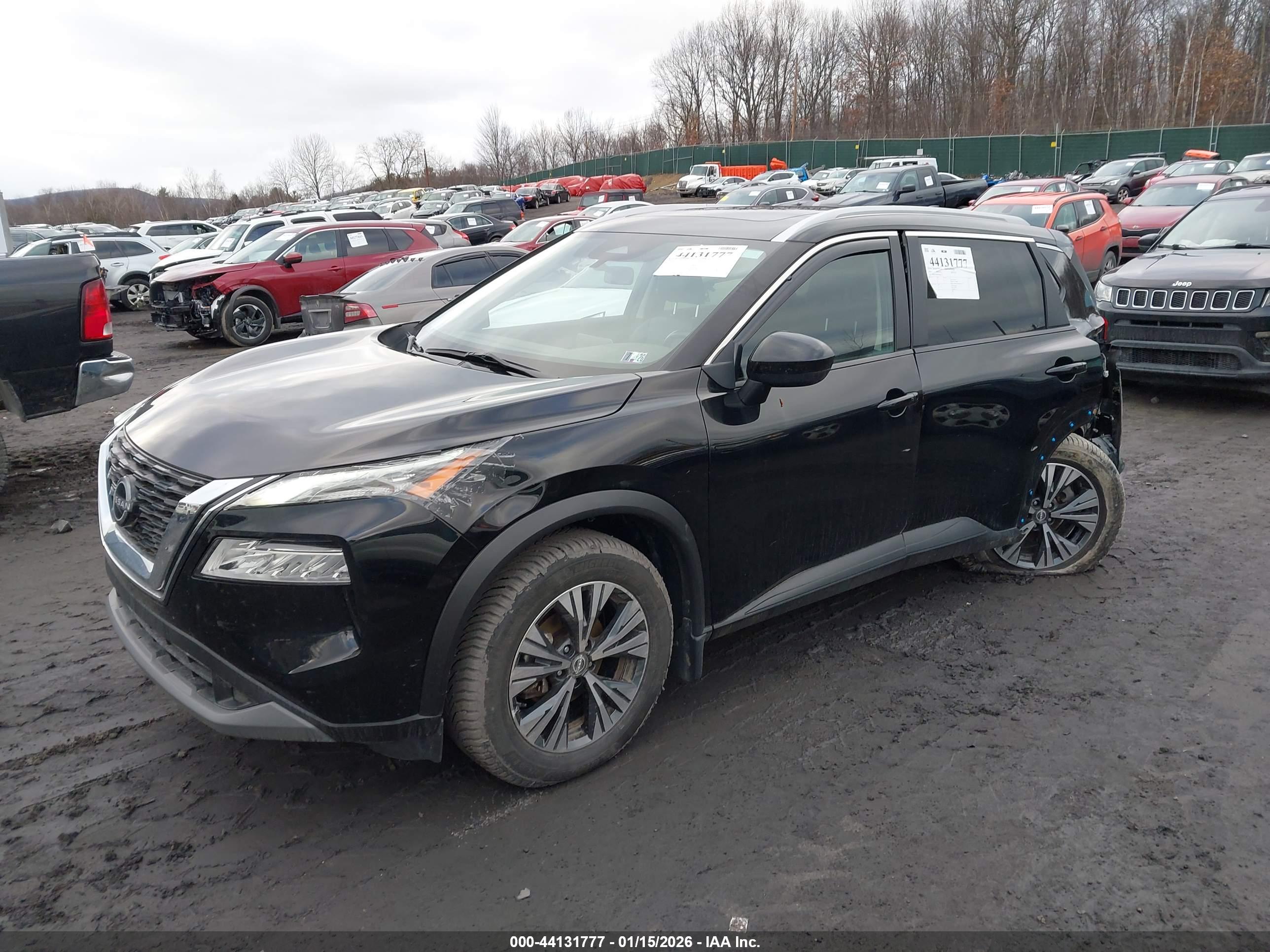 NISSAN ROGUE image 2