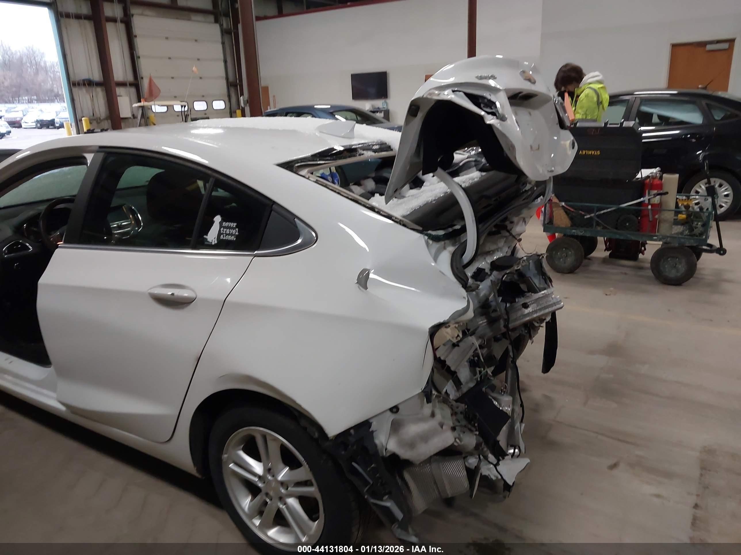 CHEVROLET CRUZE image 6
