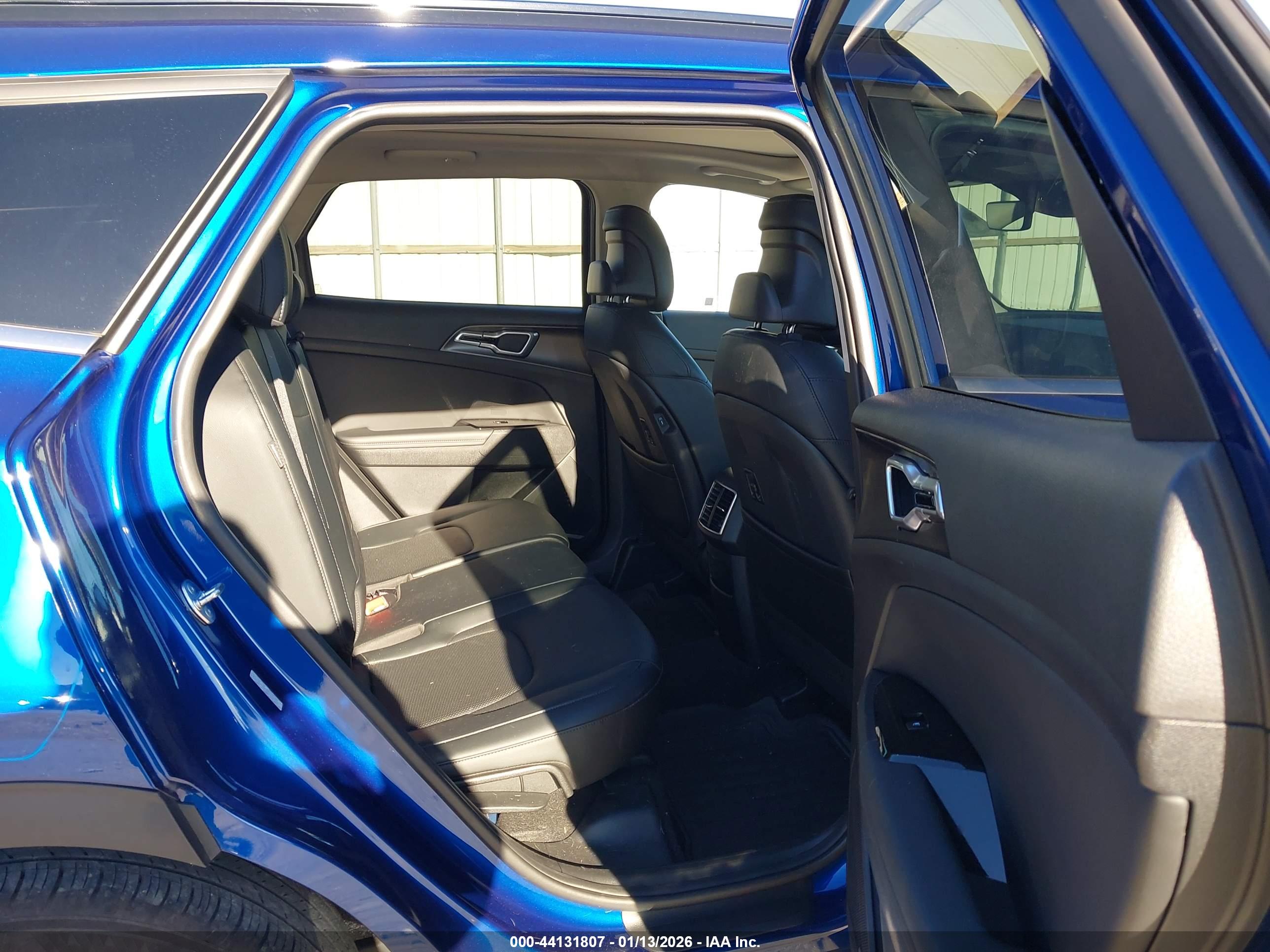 KIA SPORTAGE image 8