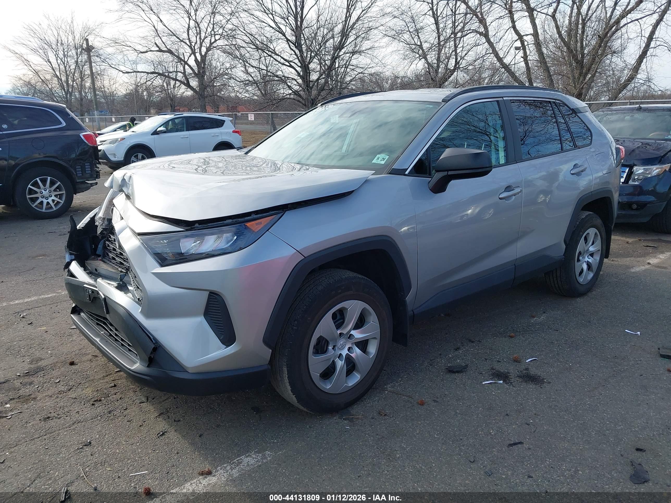 TOYOTA RAV4 image 2
