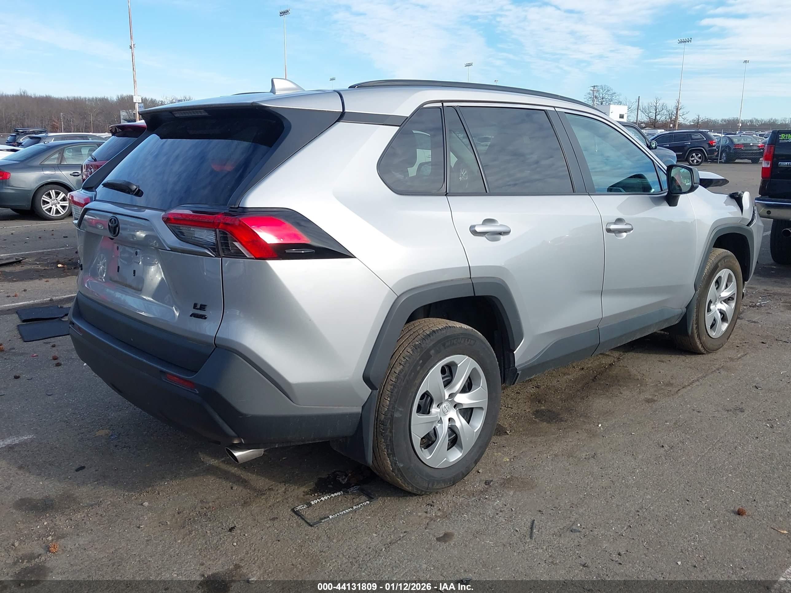 TOYOTA RAV4 image 4