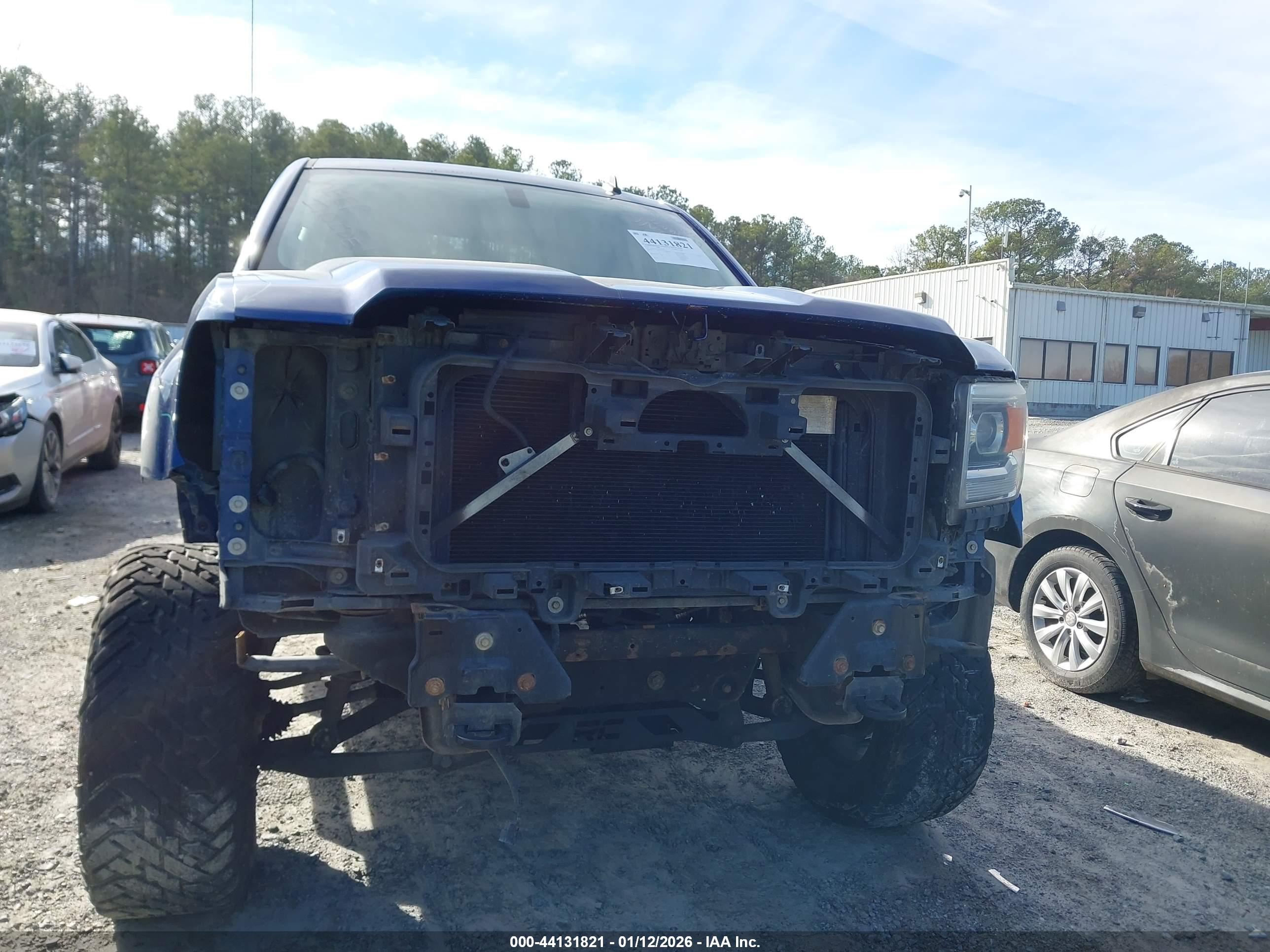GMC SIERRA image 6