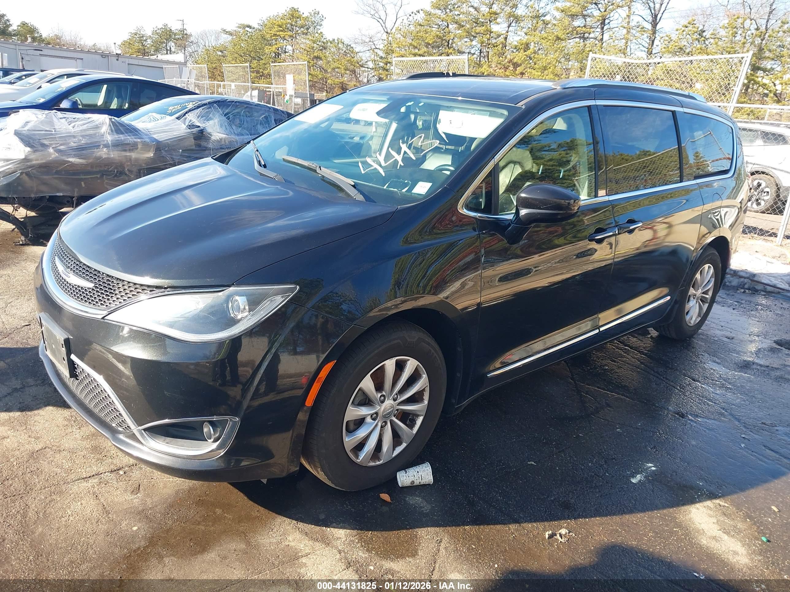 CHRYSLER PACIFICA image 2