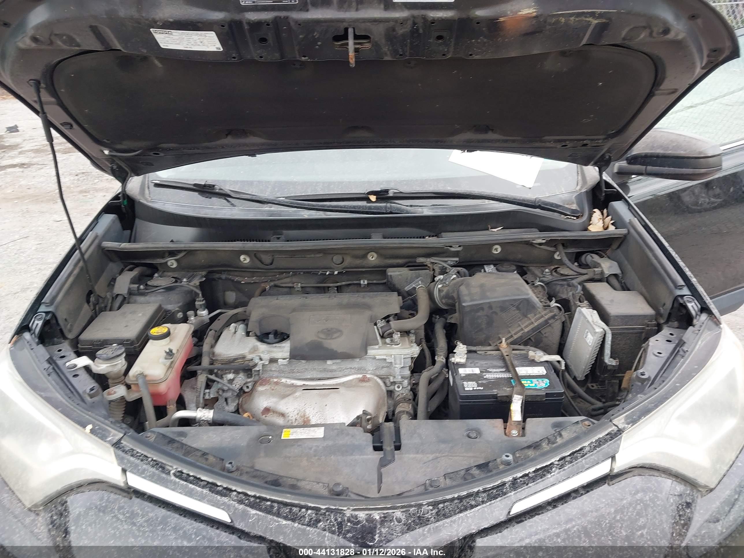 TOYOTA RAV4 image 10