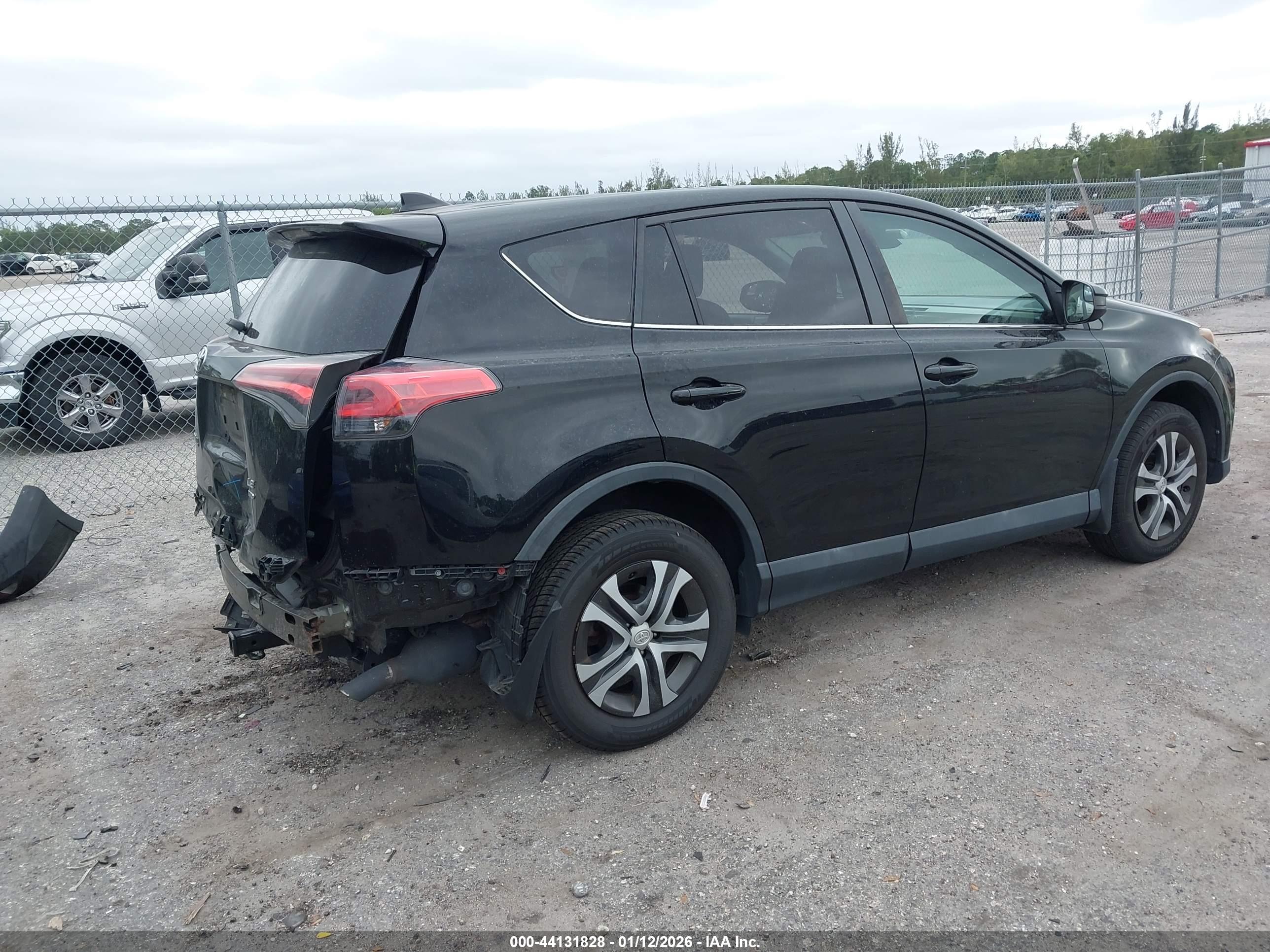 TOYOTA RAV4 image 4