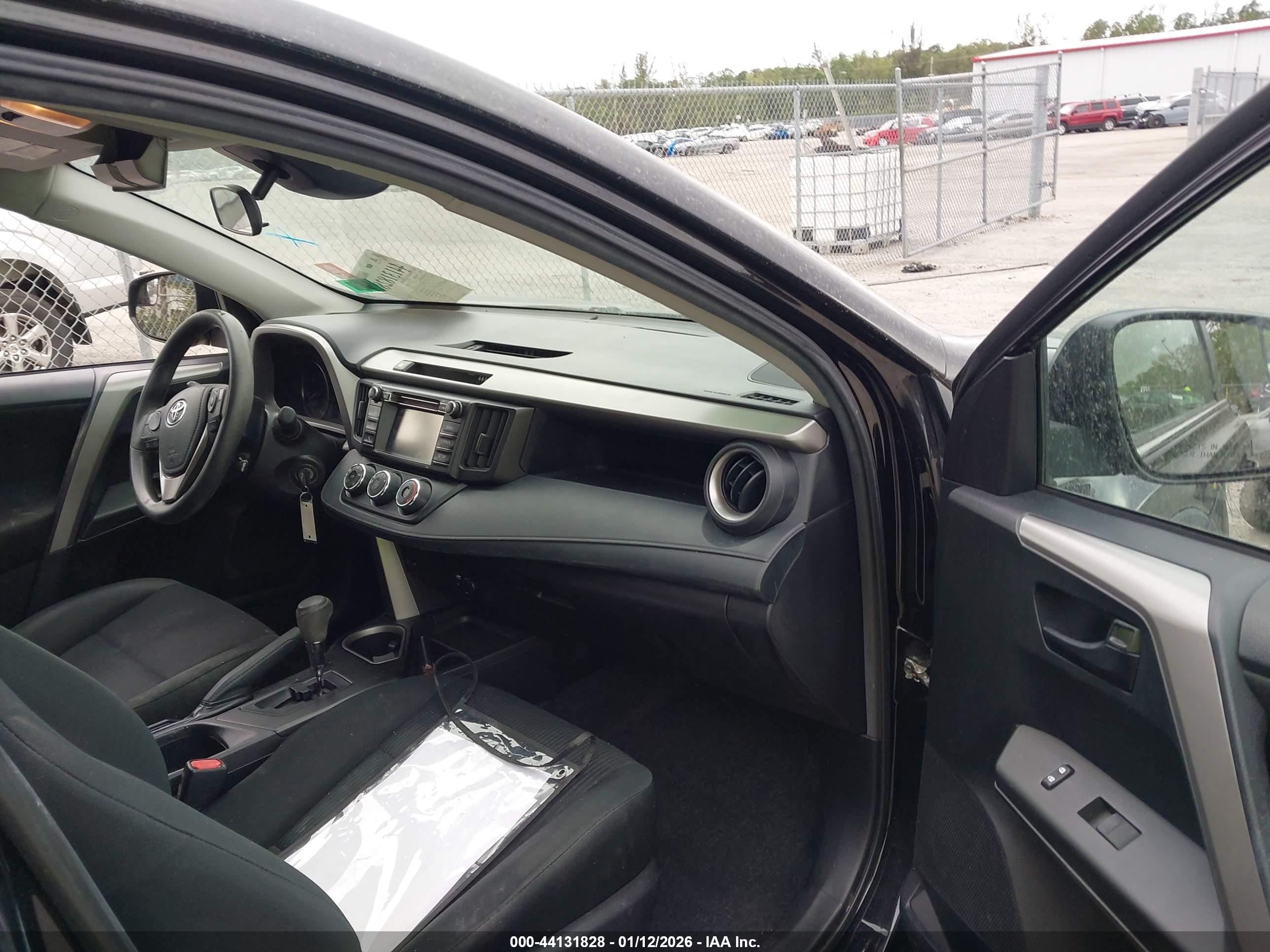TOYOTA RAV4 image 5