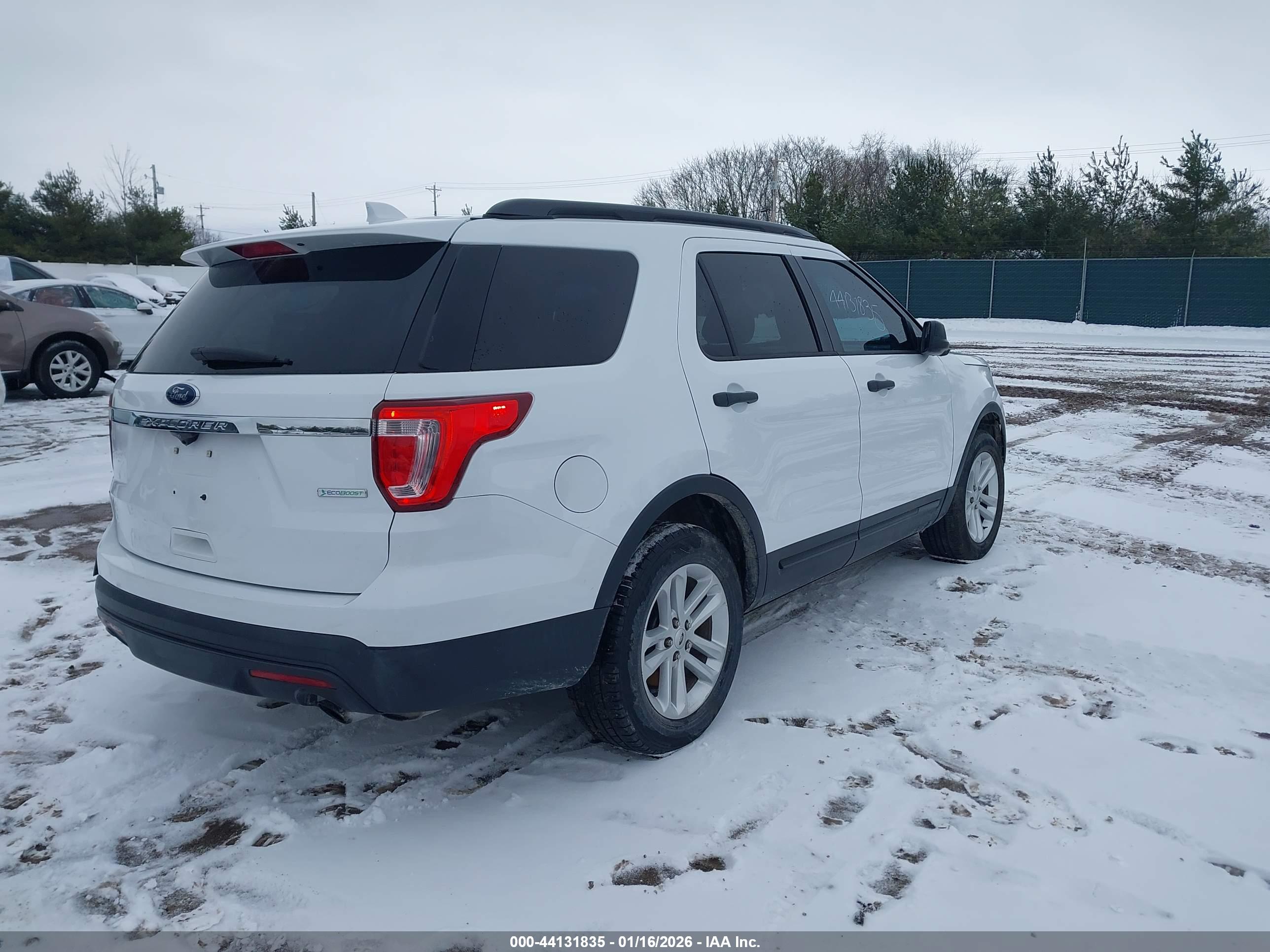 FORD EXPLORER image 4