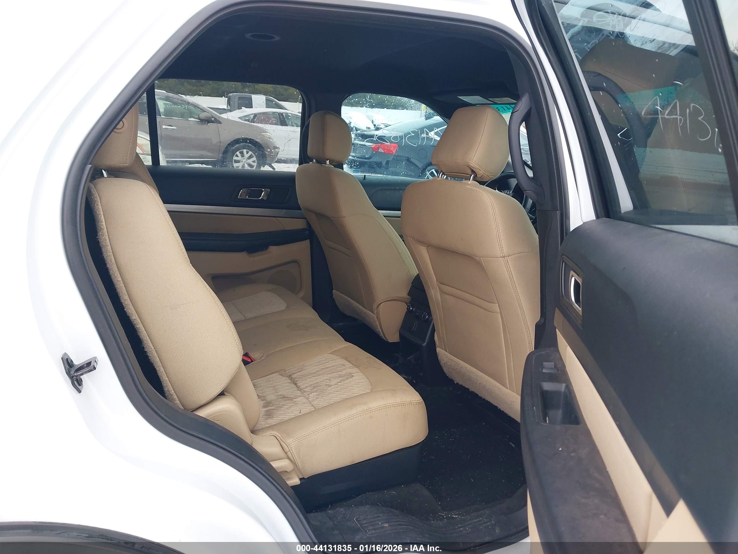 FORD EXPLORER image 8