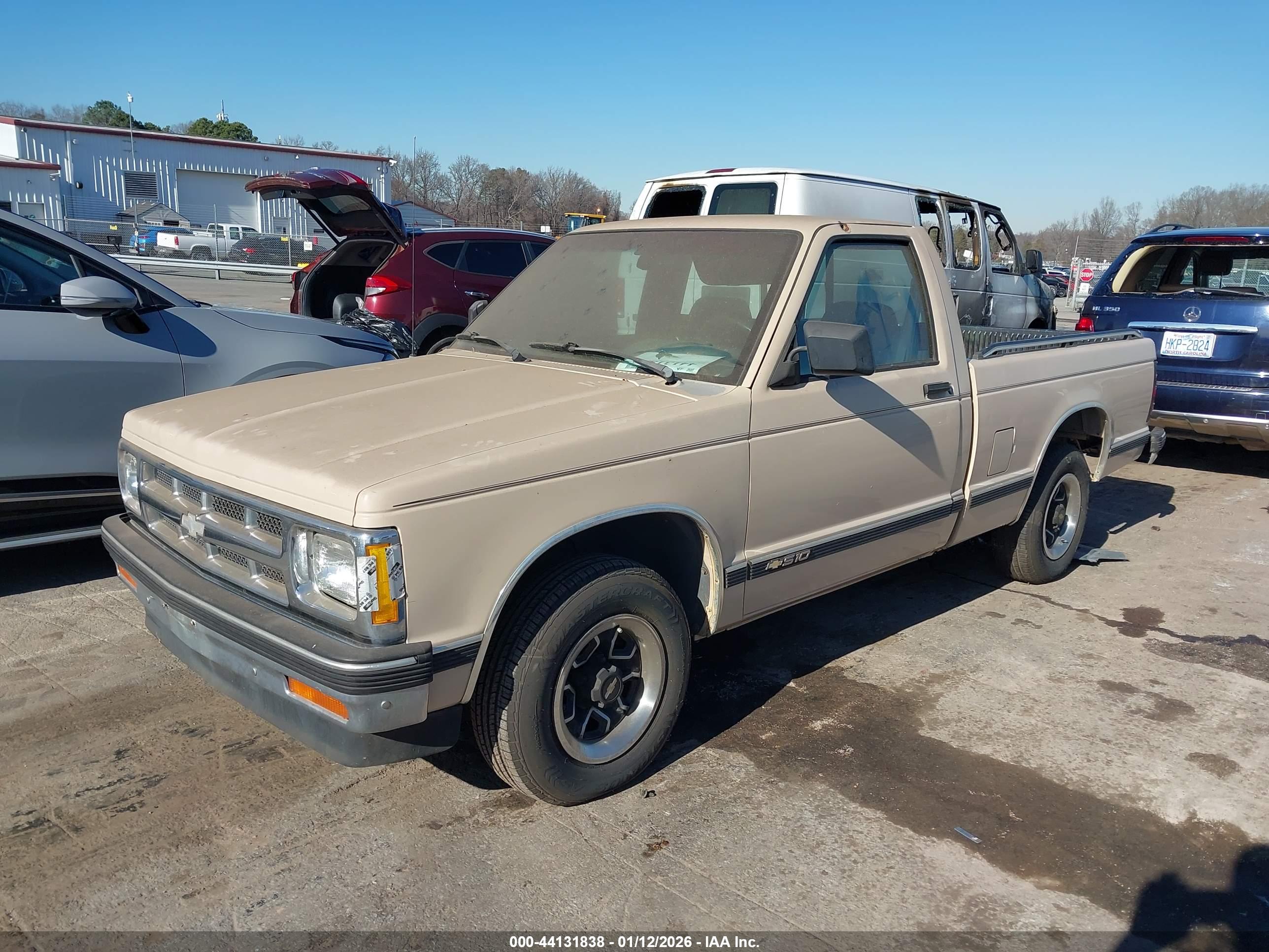CHEVROLET S image 2