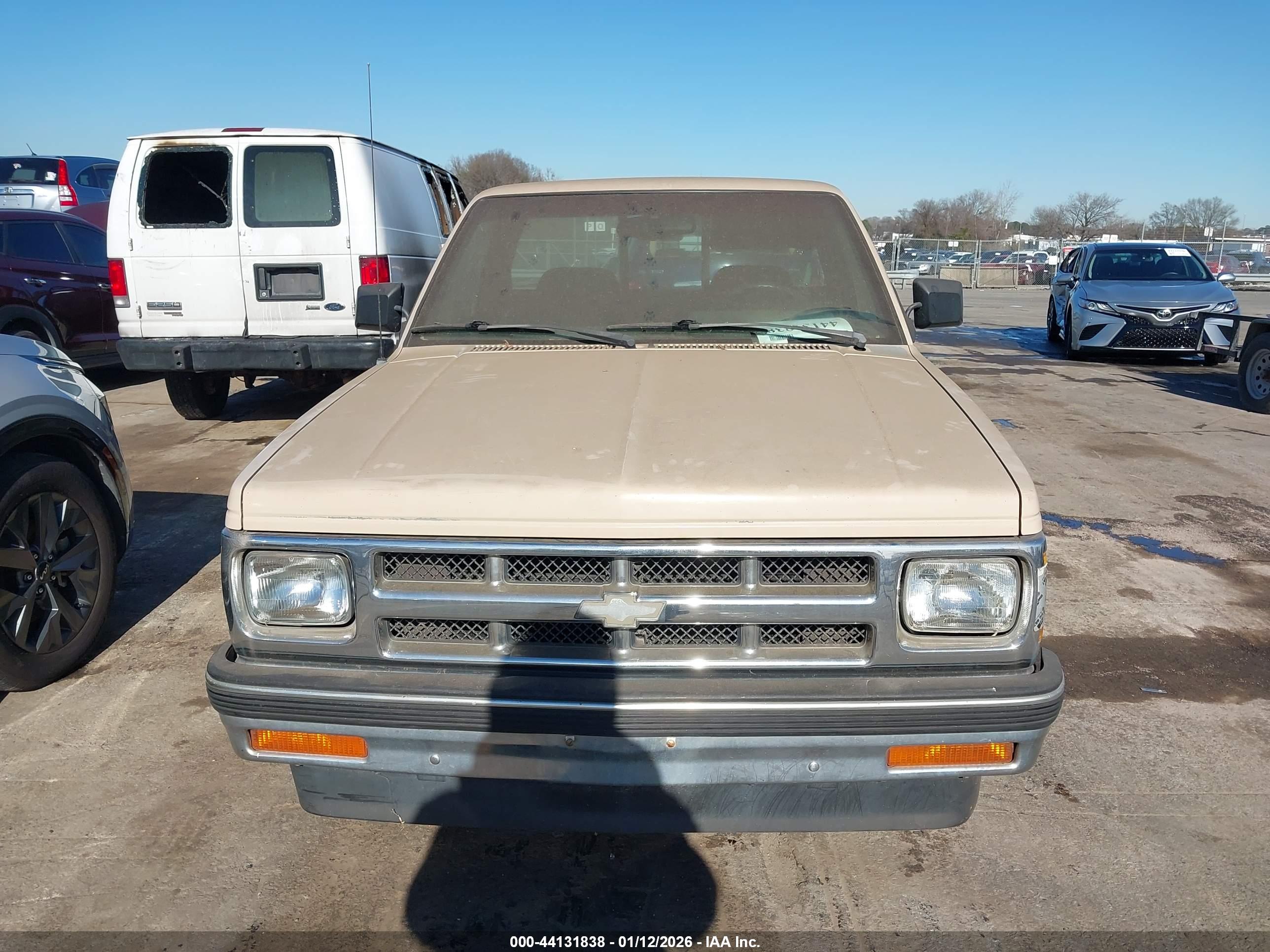CHEVROLET S image 6