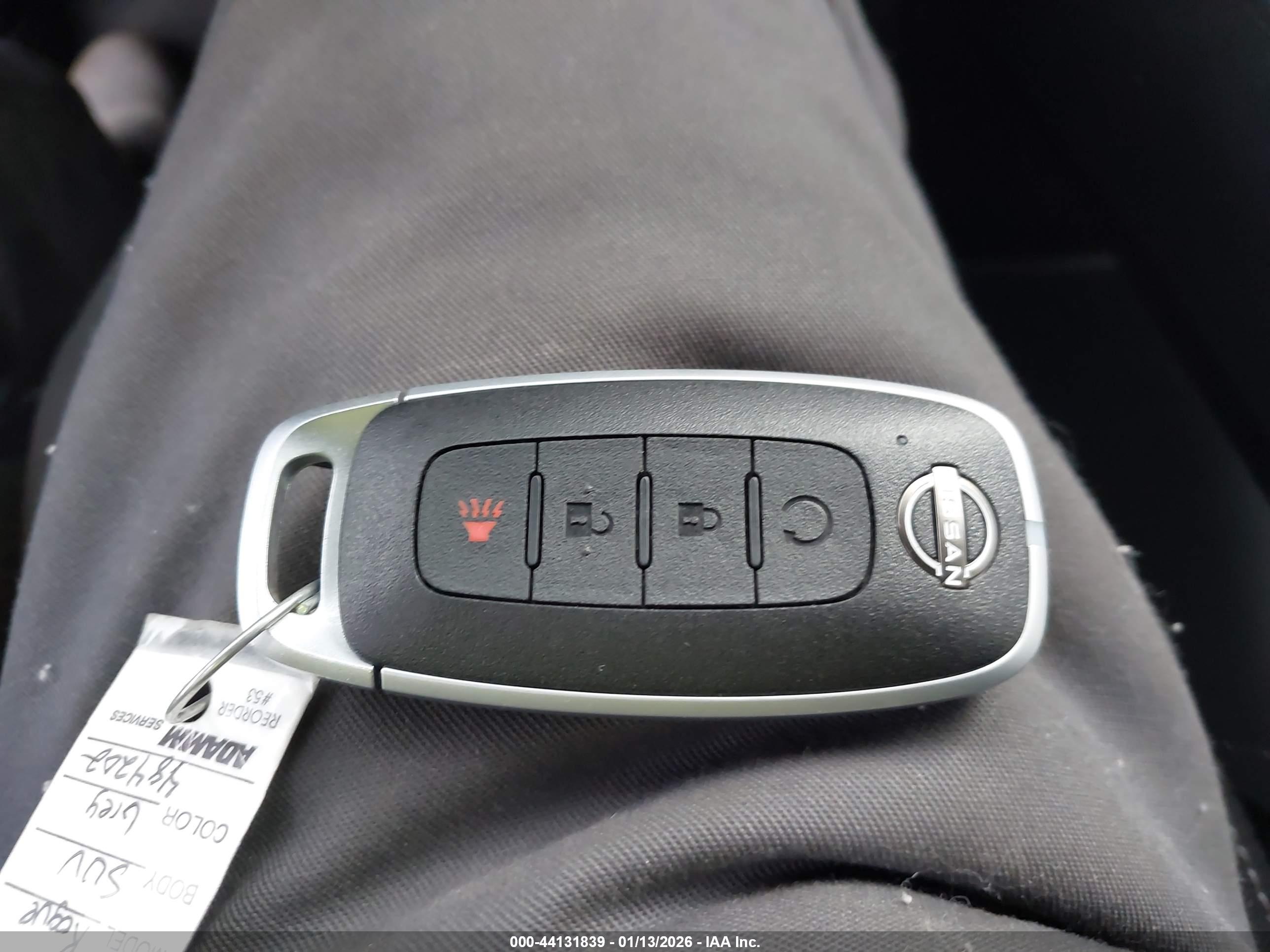 NISSAN ROGUE image 11