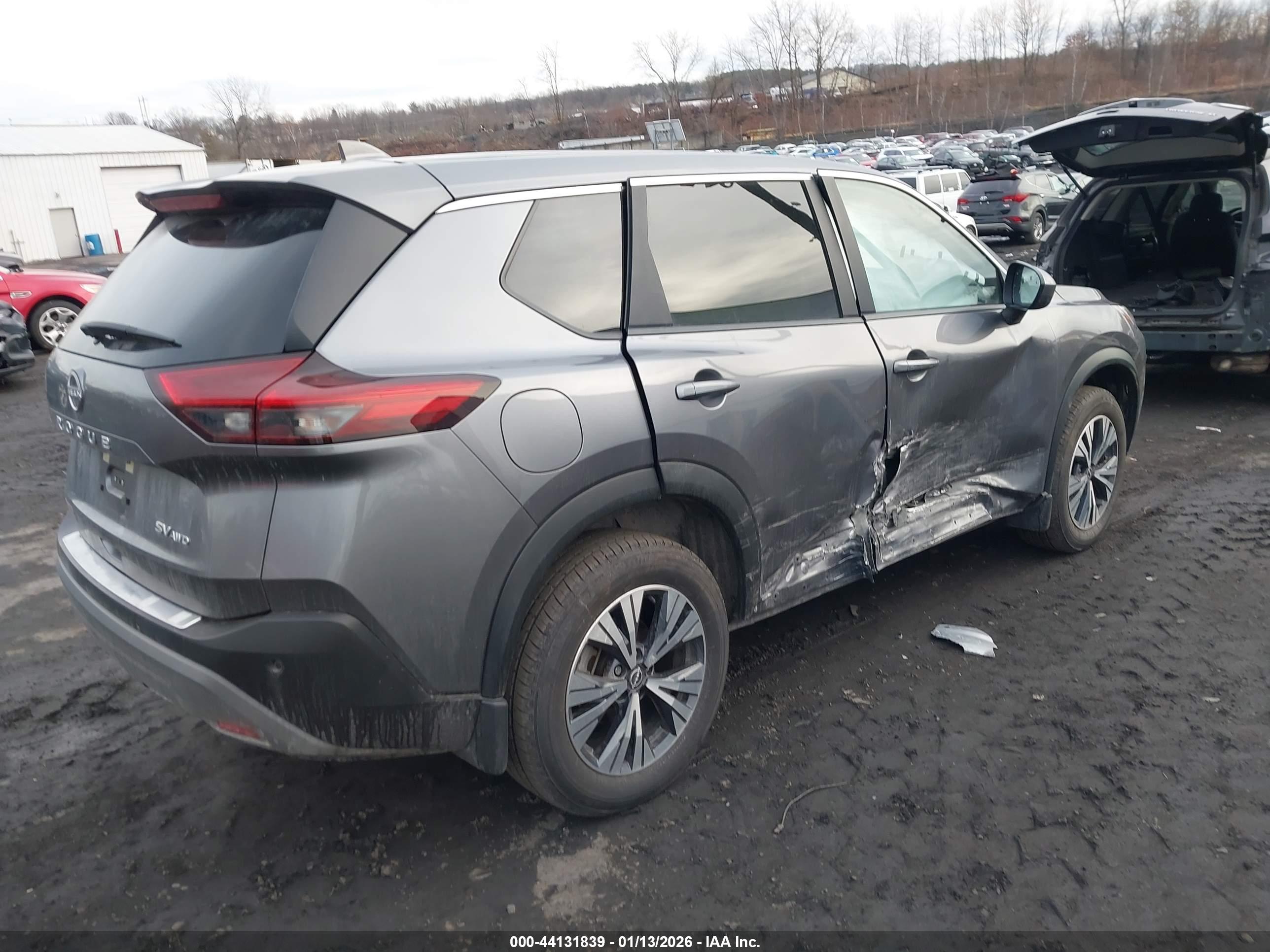 NISSAN ROGUE image 4