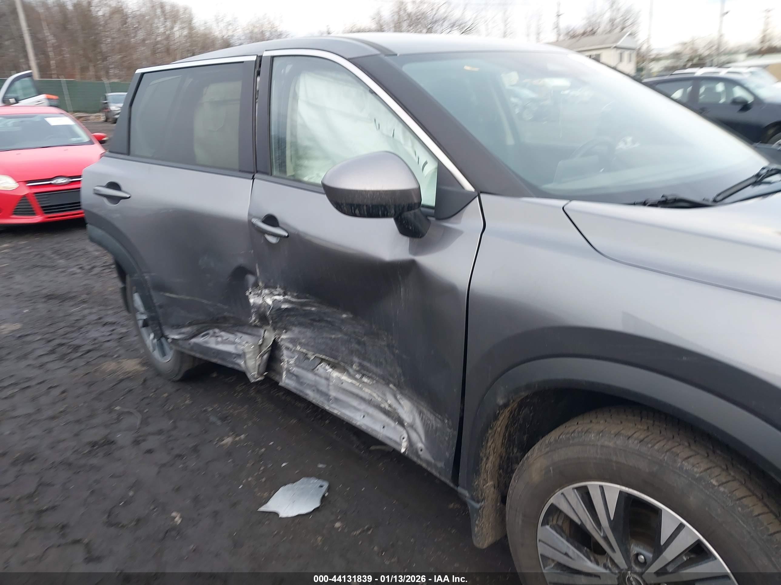 NISSAN ROGUE image 6