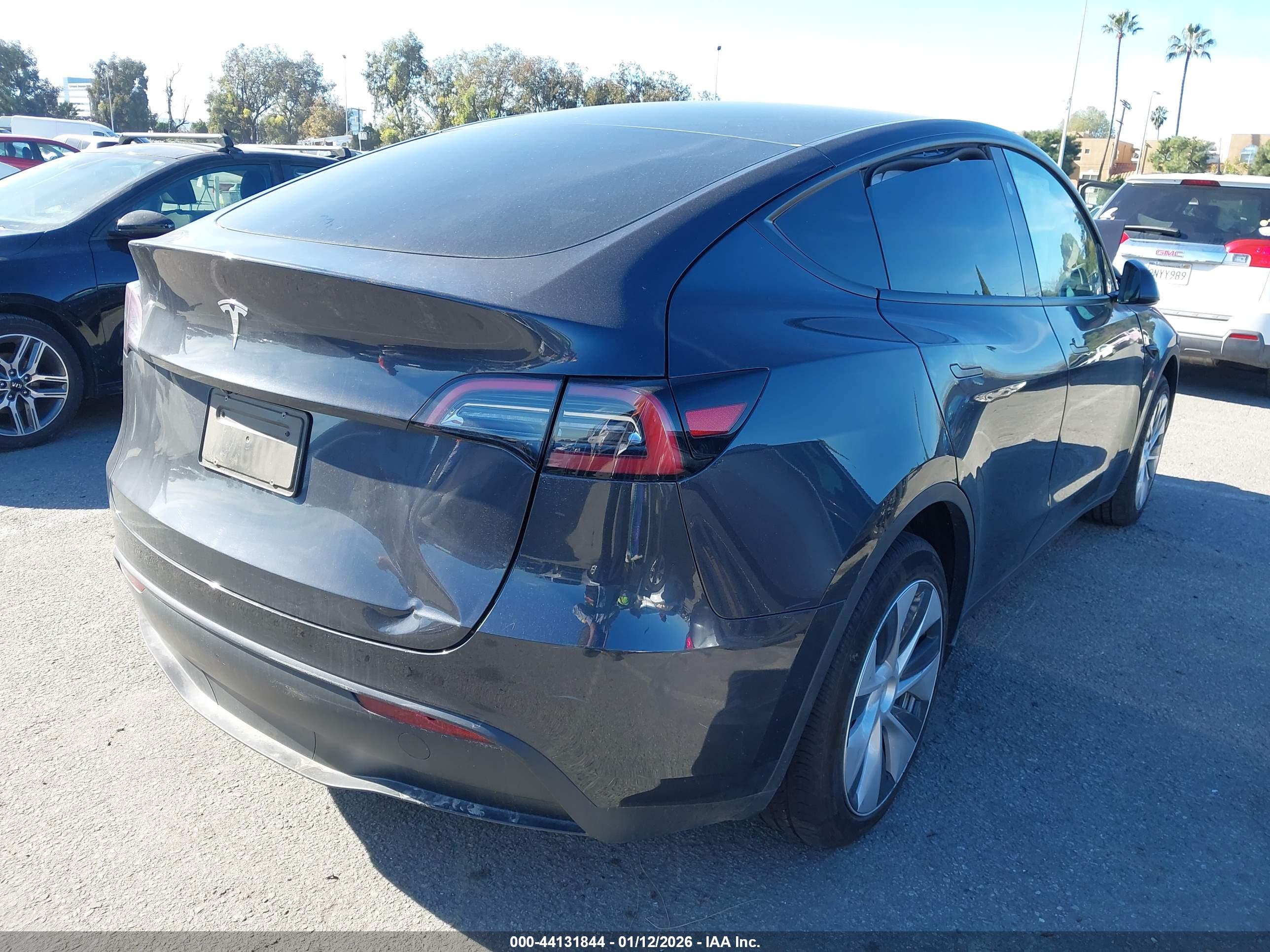 TESLA MODEL image 4